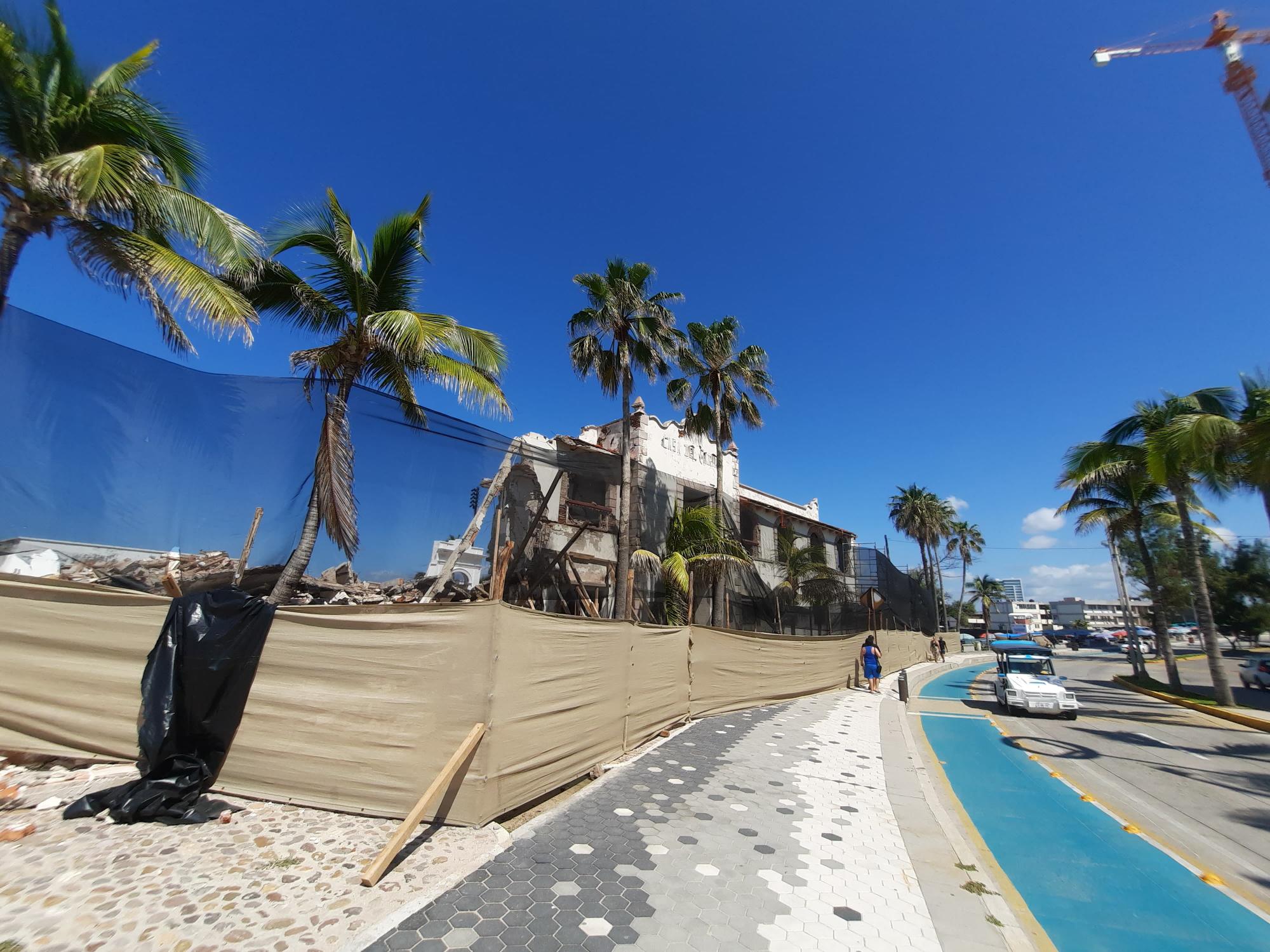 $!Sin actividad, obra en la Casa del Marino en Mazatlán