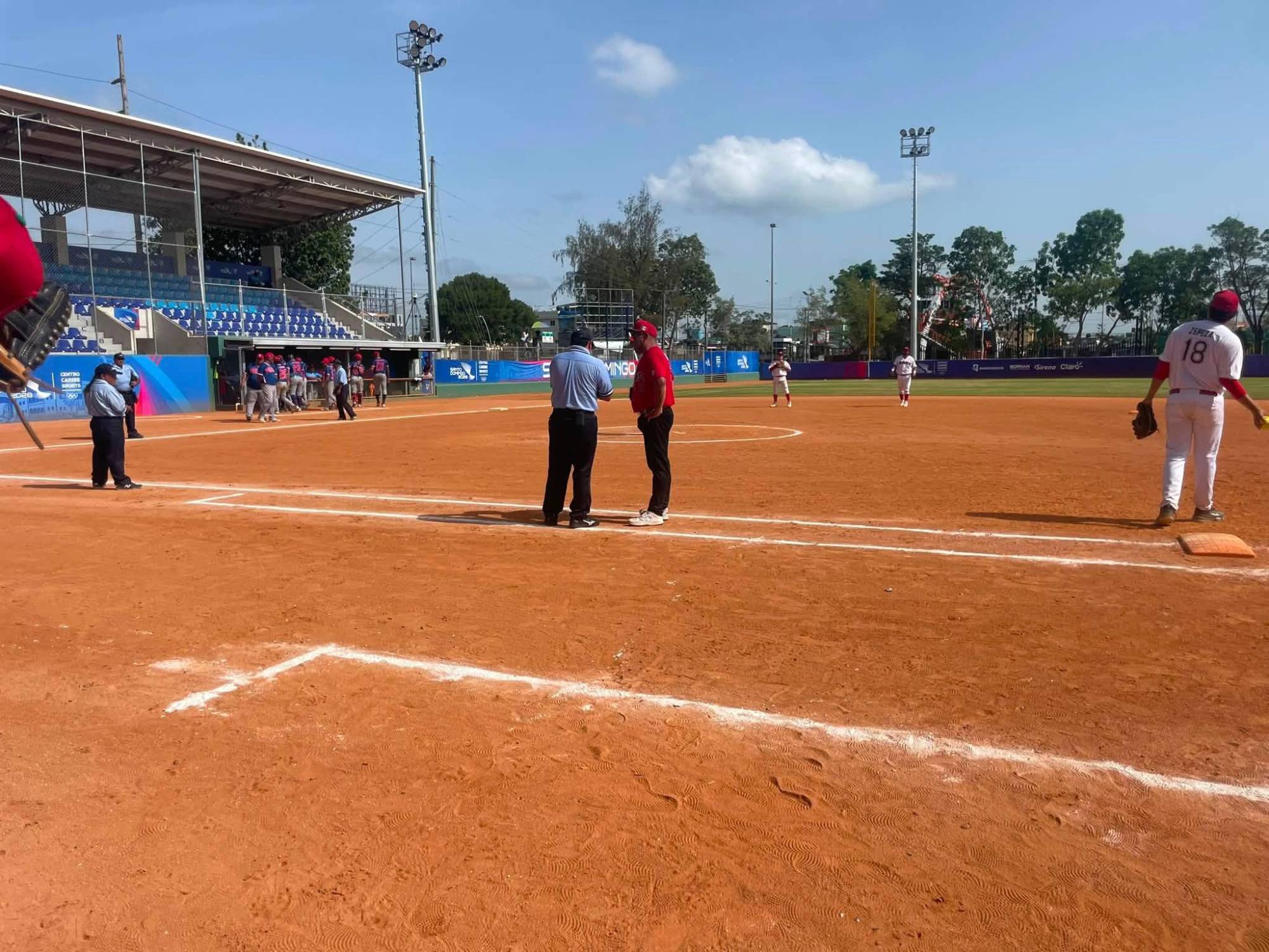 $!Sinaloenses aportan en jornada dividida de México en softbol Centroamericano
