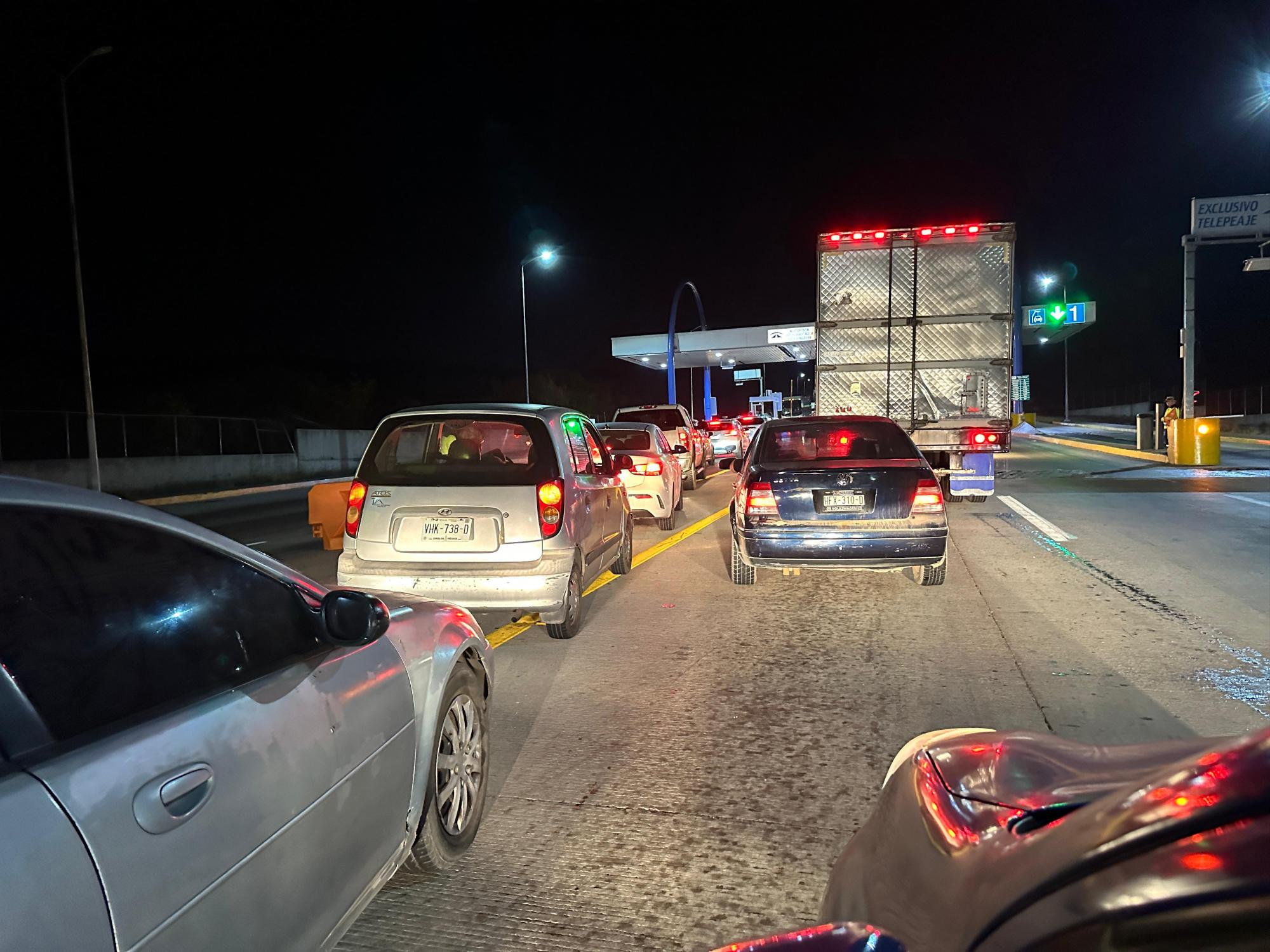 $!¡Tome sus precauciones!; se congestiona la circulación vial al sur de Mazatlán por Carnaval de Villa Unión y éxodo de vacacionistas