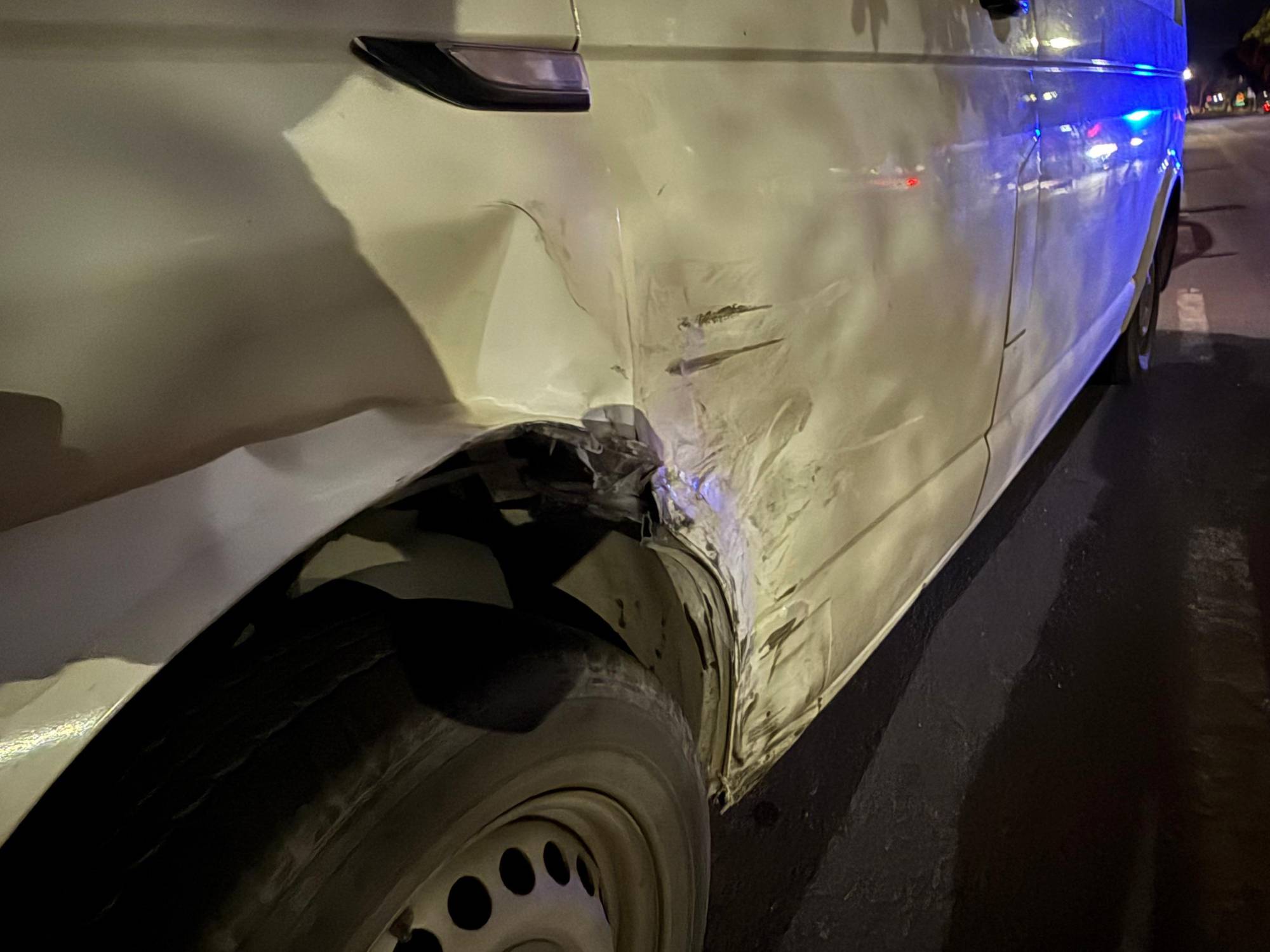 $!Vuelca vehículo tras choque en Infonavit Humaya, en Culiacán