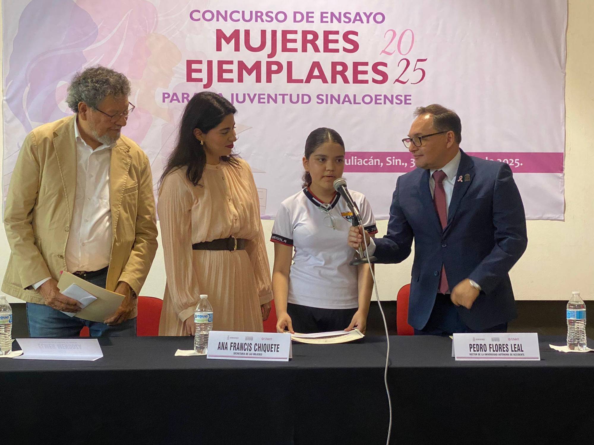 $!Las ganadoras compartieron lo que les inspiró a escribir el ensayo.