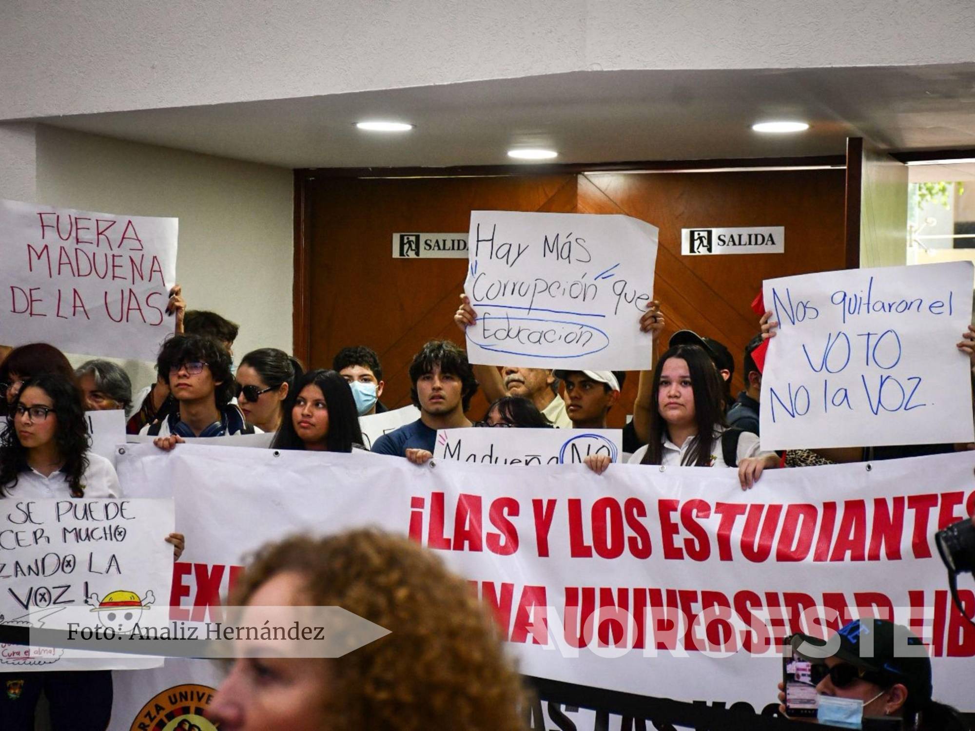 $!#Galería | Estudiantes de la UAS en Culiacán llevan protesta al Congreso de Sinaloa