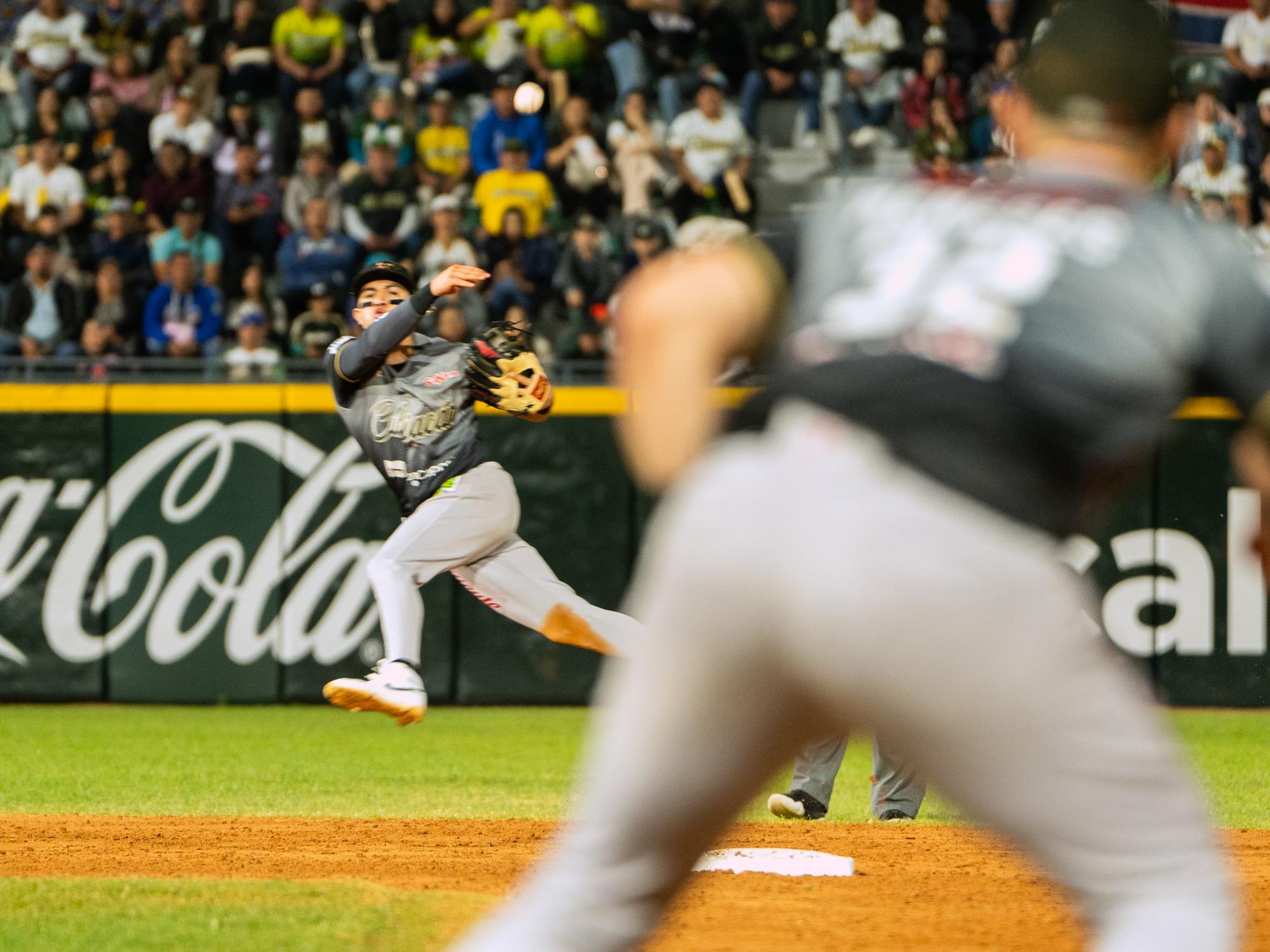 $!La ofensiva de Tomateros de Culiacán luce sobre Cañeros de Los Mochis