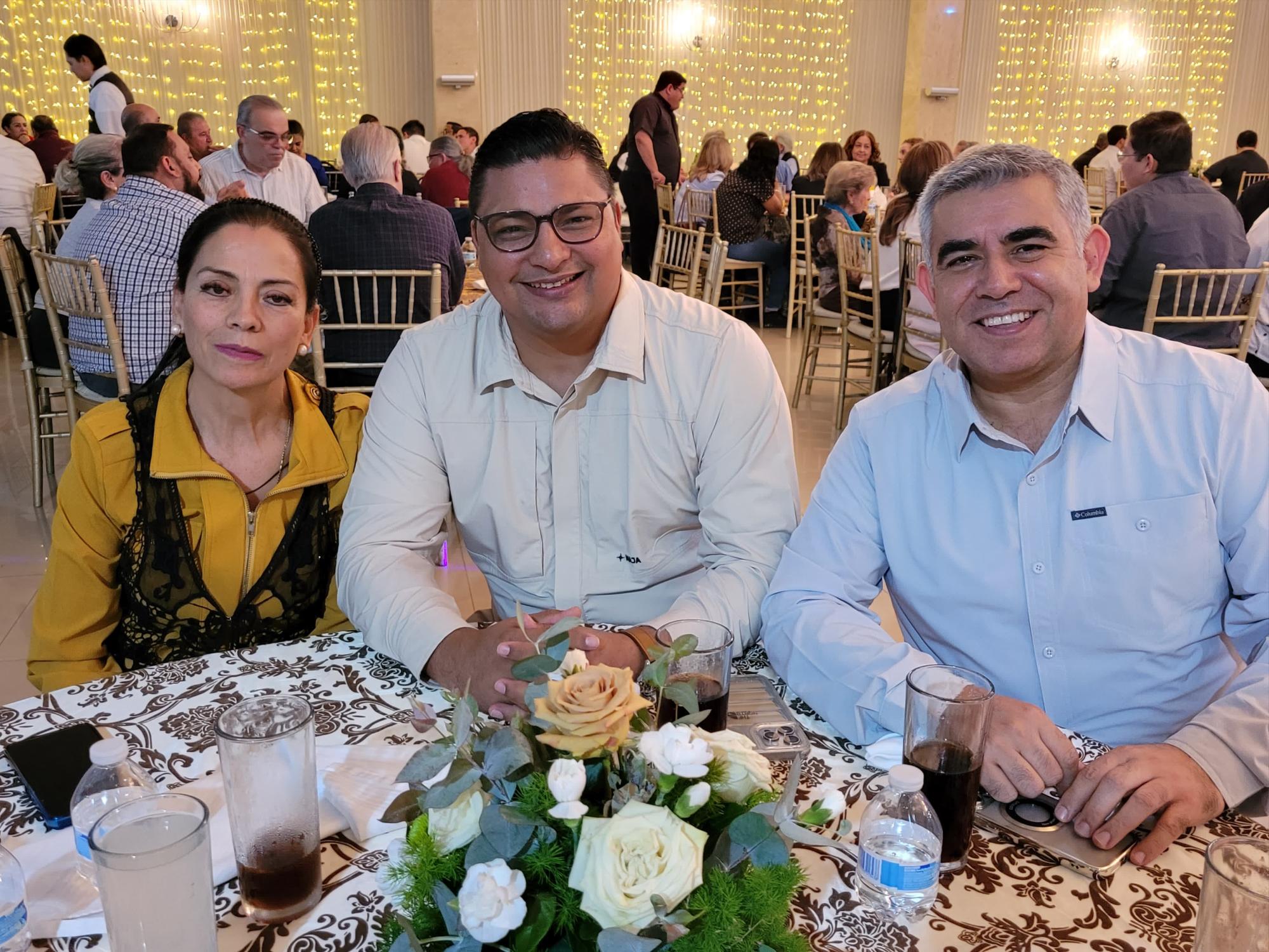 $!Lidia Martínez, Daniel Zepeda y Luis Iribe.