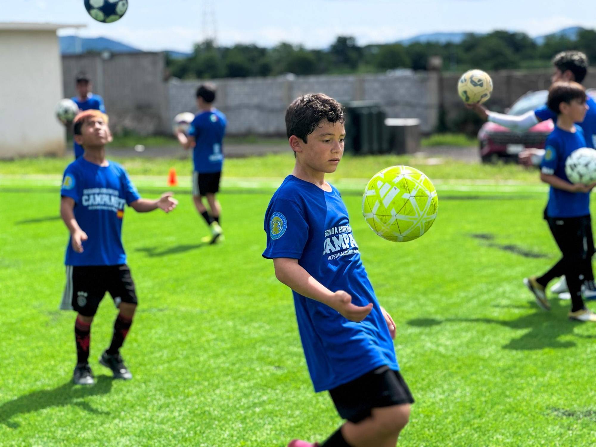$!Inicia campamento de futbol de talla internacional, en Mazatlán