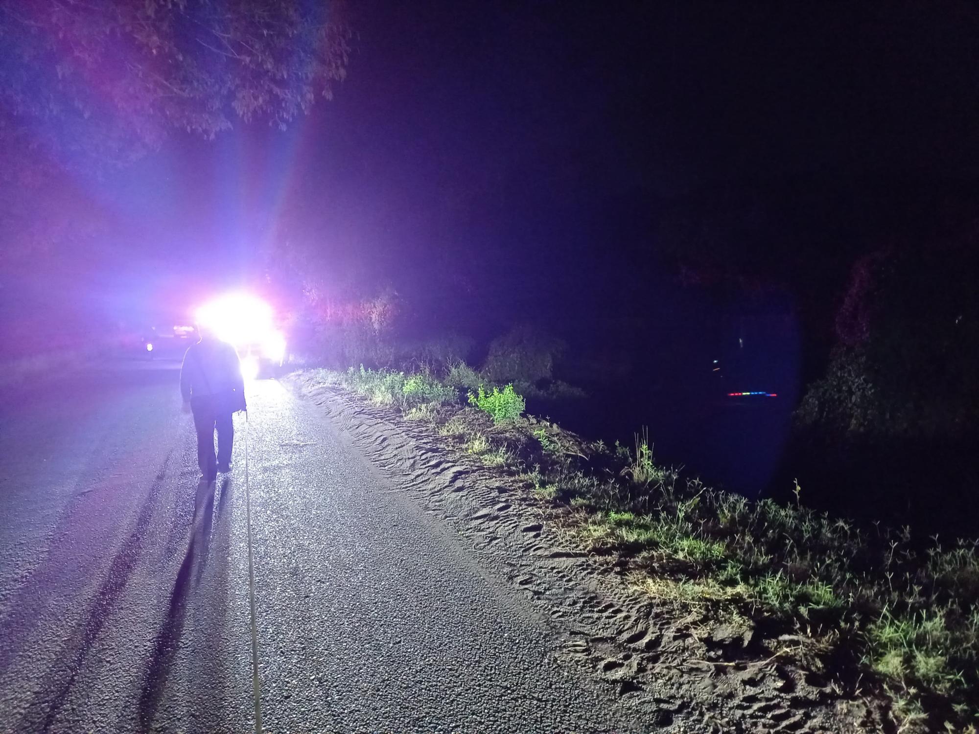 $!Muere conductor tras volcarse en carretera a Tepuche, en Culiacán