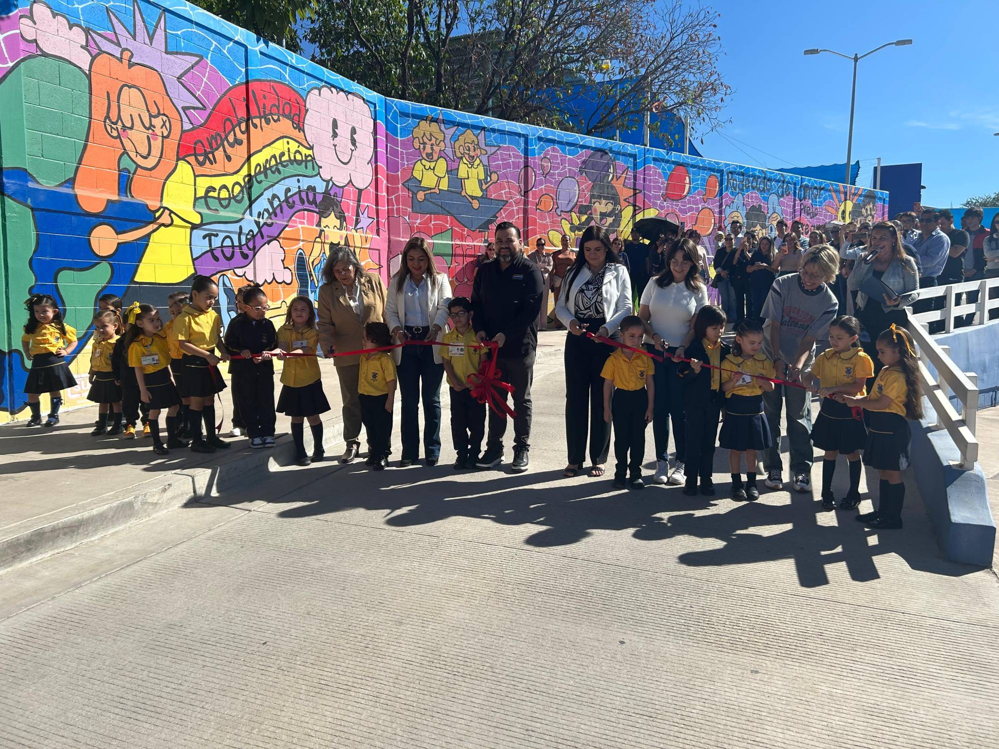 $!Inauguran el mural ‘Jardín de juegos Mágico’ en el Jardín de Niños de la UAS