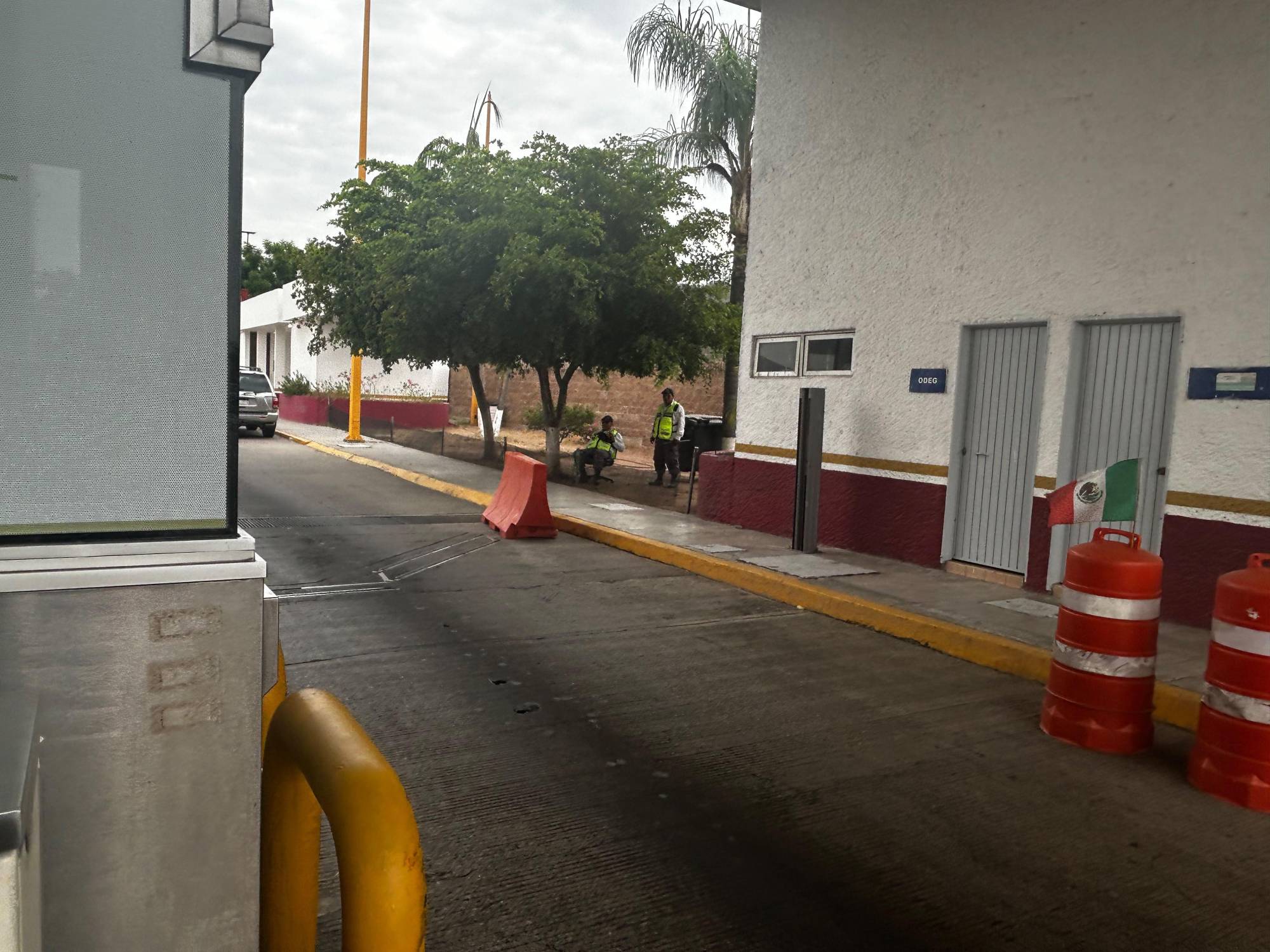 $!Habitantes de Badiraguato y Culiacán toman caseta de Limón de los Ramos; exigen a CFE revisar altos cobros de luz