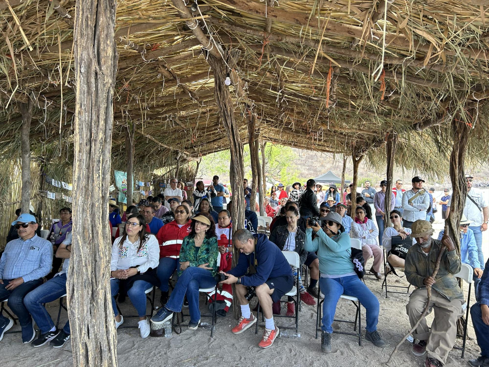 $!Decenas de artistas de todo el estado atraviesan el mar para participar en el festival cultural.