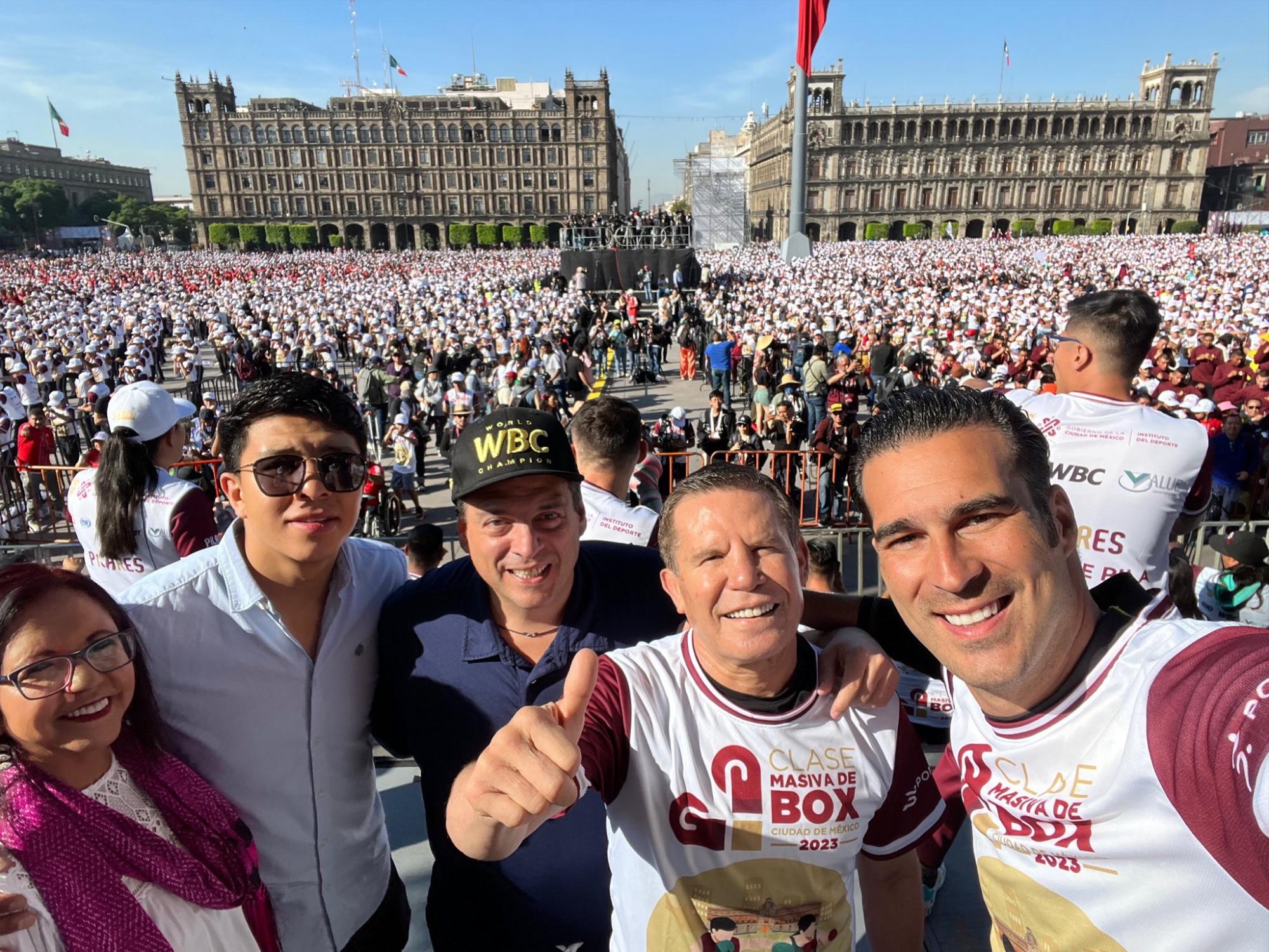 $!Julio César Chávez encabeza Clase Masiva de Boxeo en CDMX