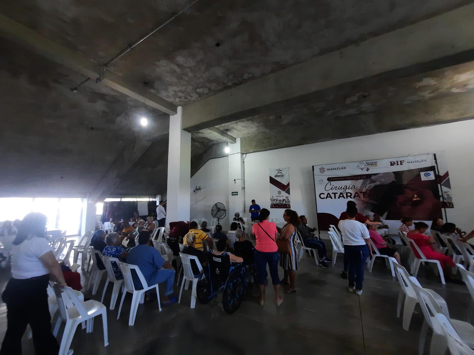 $!DIF Mazatlán busca ayudar a 160 personas con campaña gratuita de cirugía de cataratas