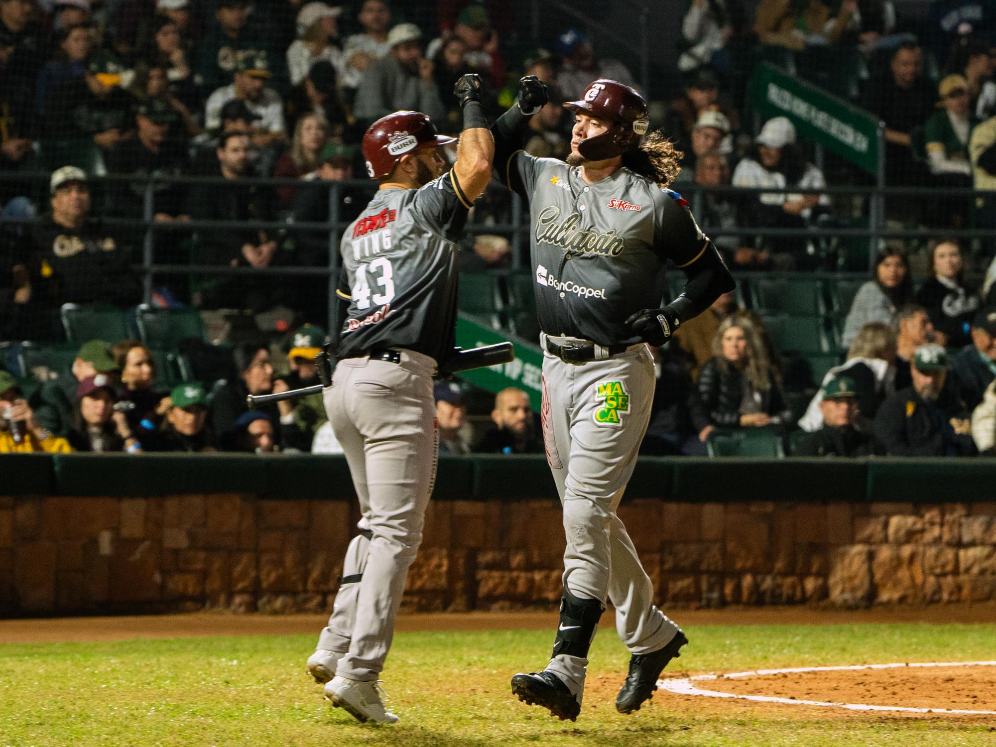 $!La ofensiva de Tomateros de Culiacán luce sobre Cañeros de Los Mochis