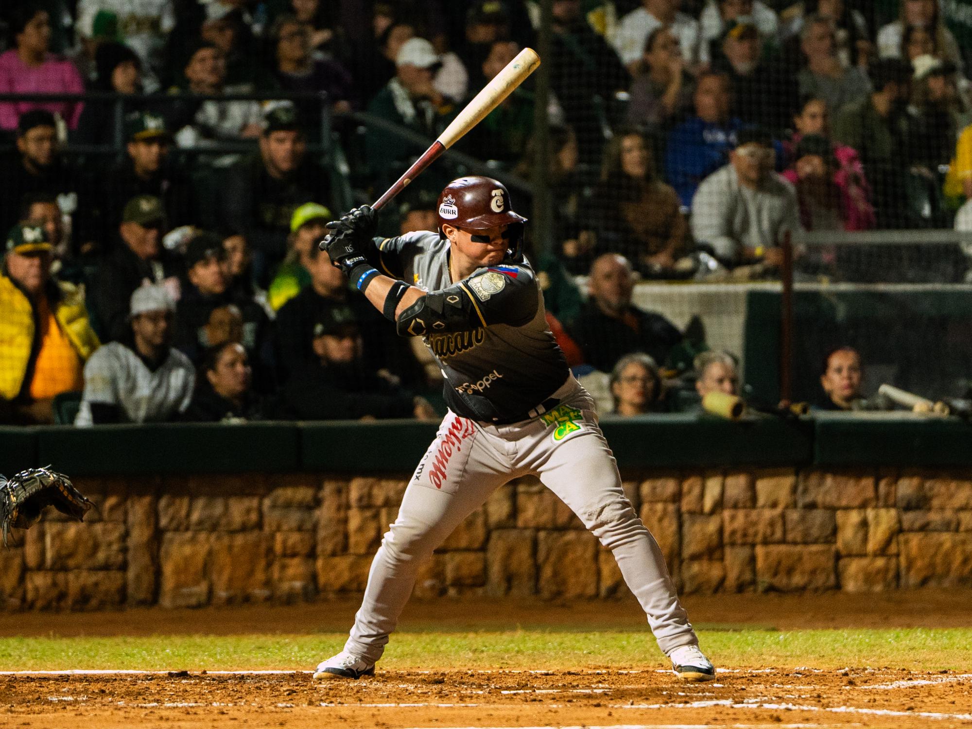 $!La ofensiva de Tomateros de Culiacán luce sobre Cañeros de Los Mochis