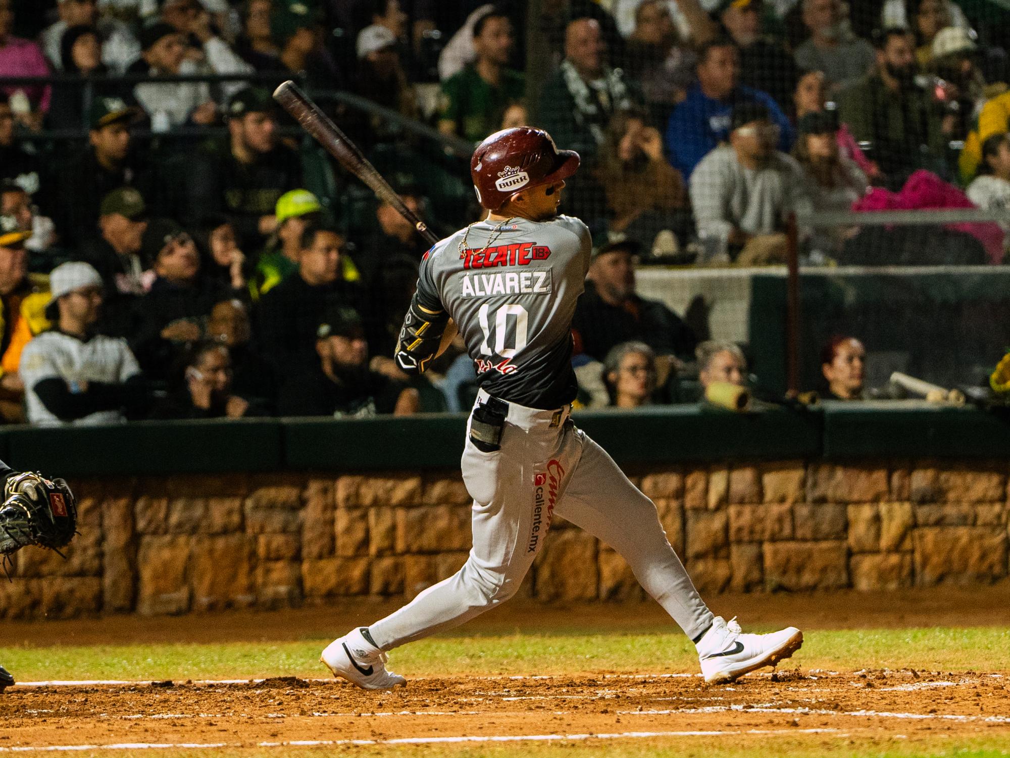 $!La ofensiva de Tomateros de Culiacán luce sobre Cañeros de Los Mochis