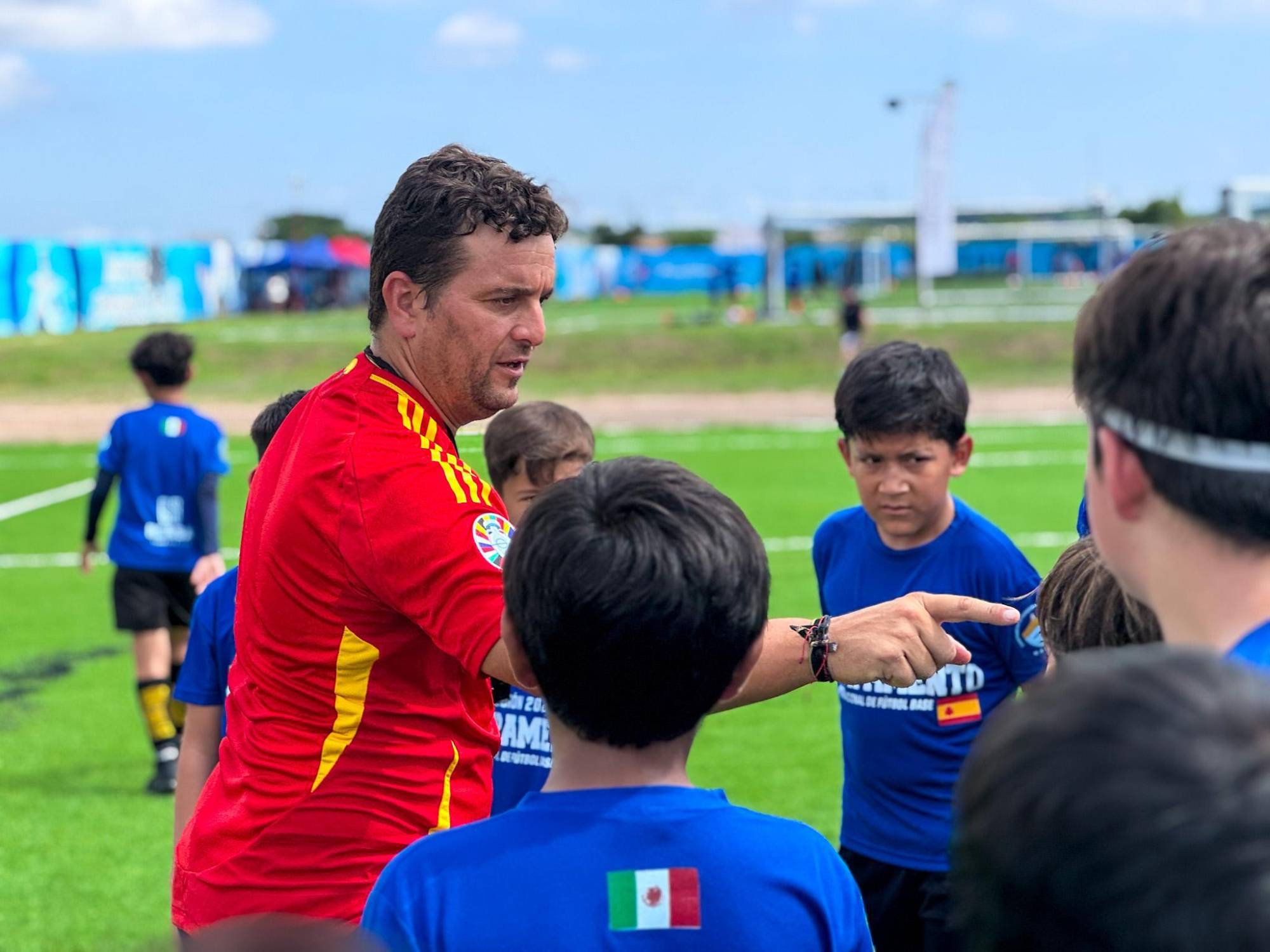 $!Inicia campamento de futbol de talla internacional, en Mazatlán