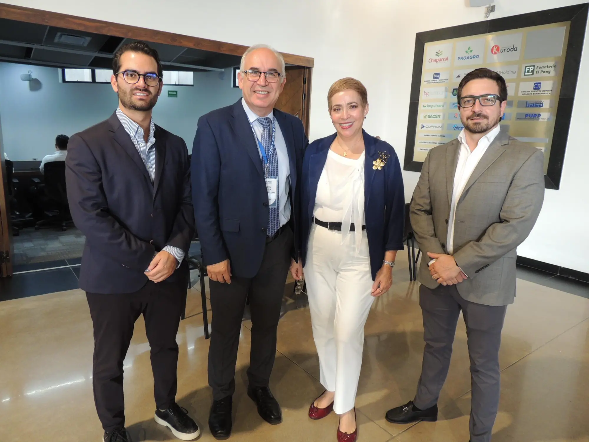 $!Óscar Benavides, Luis Ariel Encinas, Silvia Cacho y Billy Orozco.