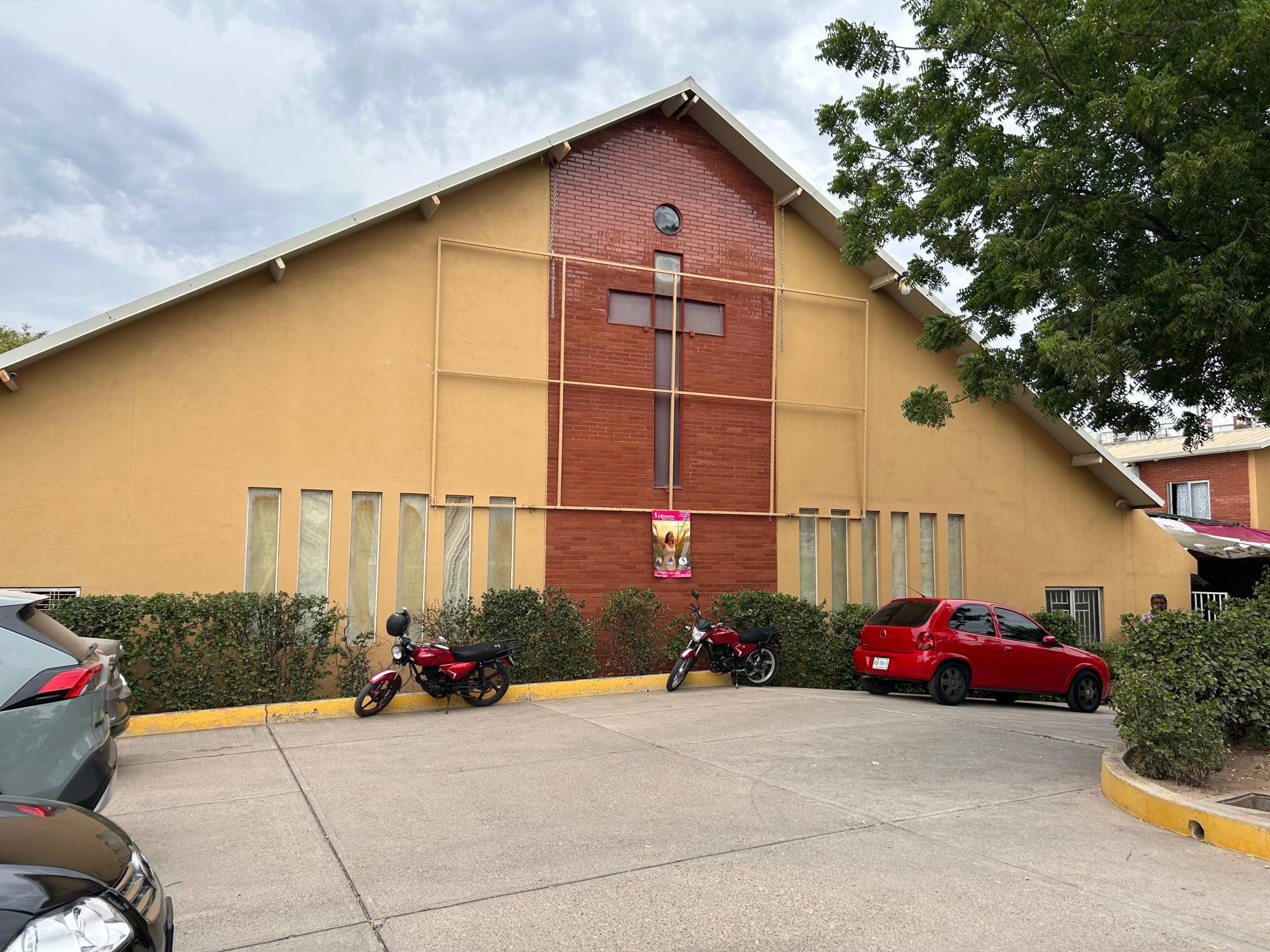 $!El Movimiento Arcoíris de Culiacán celebra misa mensual para fortalecer la fe en jóvenes