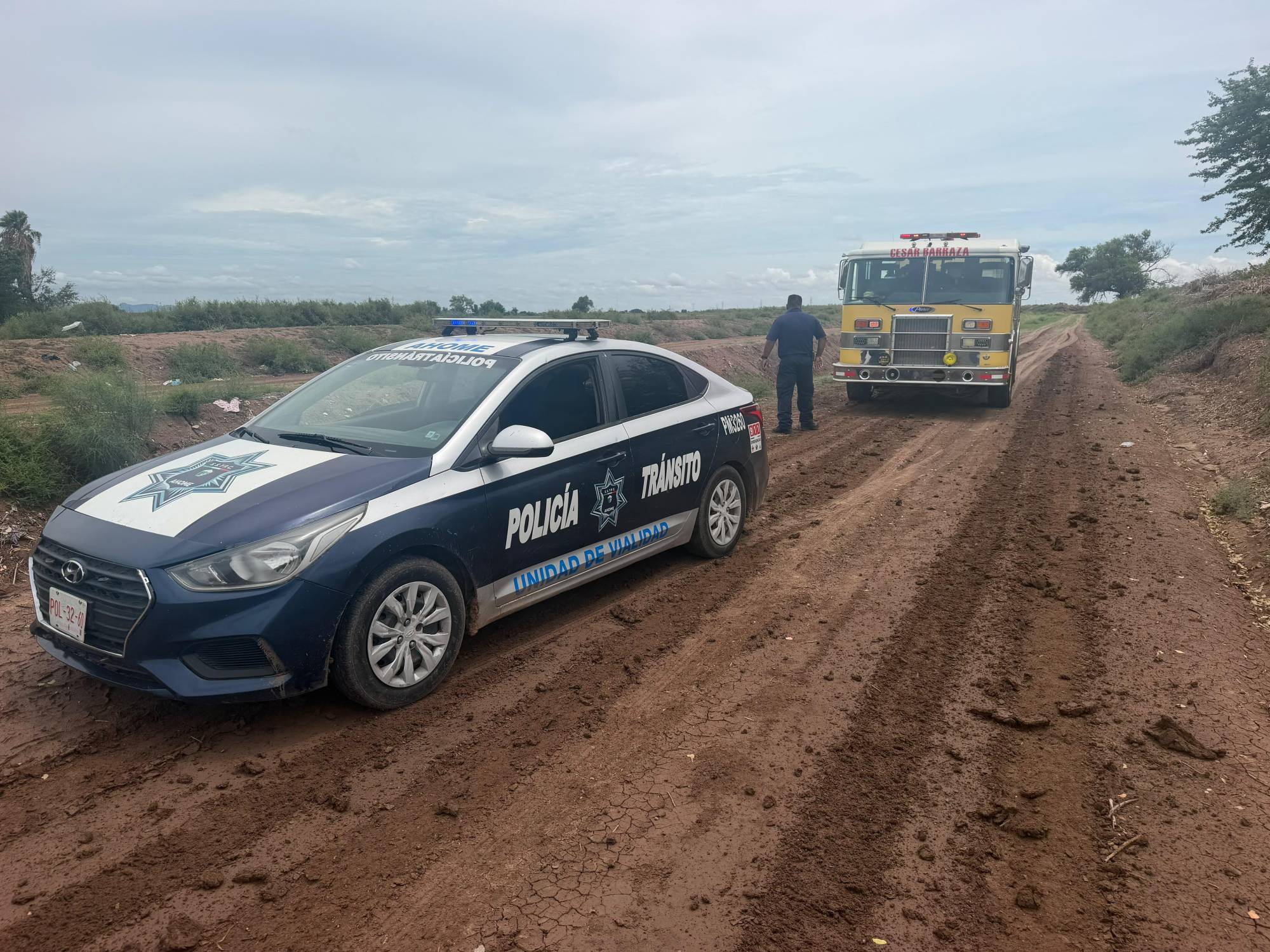 $!Rescatan con vida a un adulto mayor tras permanecer 48 horas atrapado en un dren de Ahome