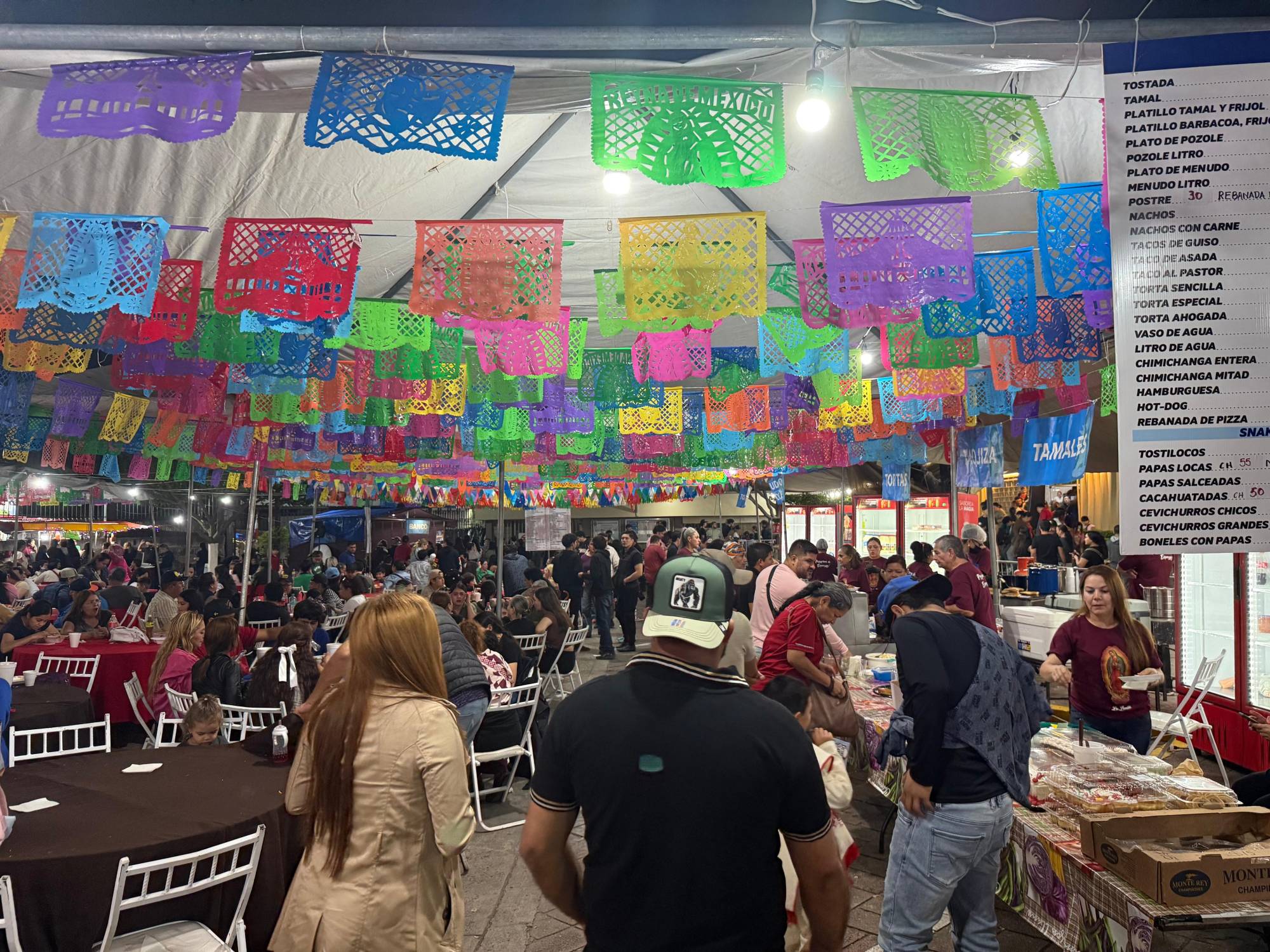 $!Cientos de peregrinos celebran a la Virgen de Guadalupe en La Lomita de Culiacán