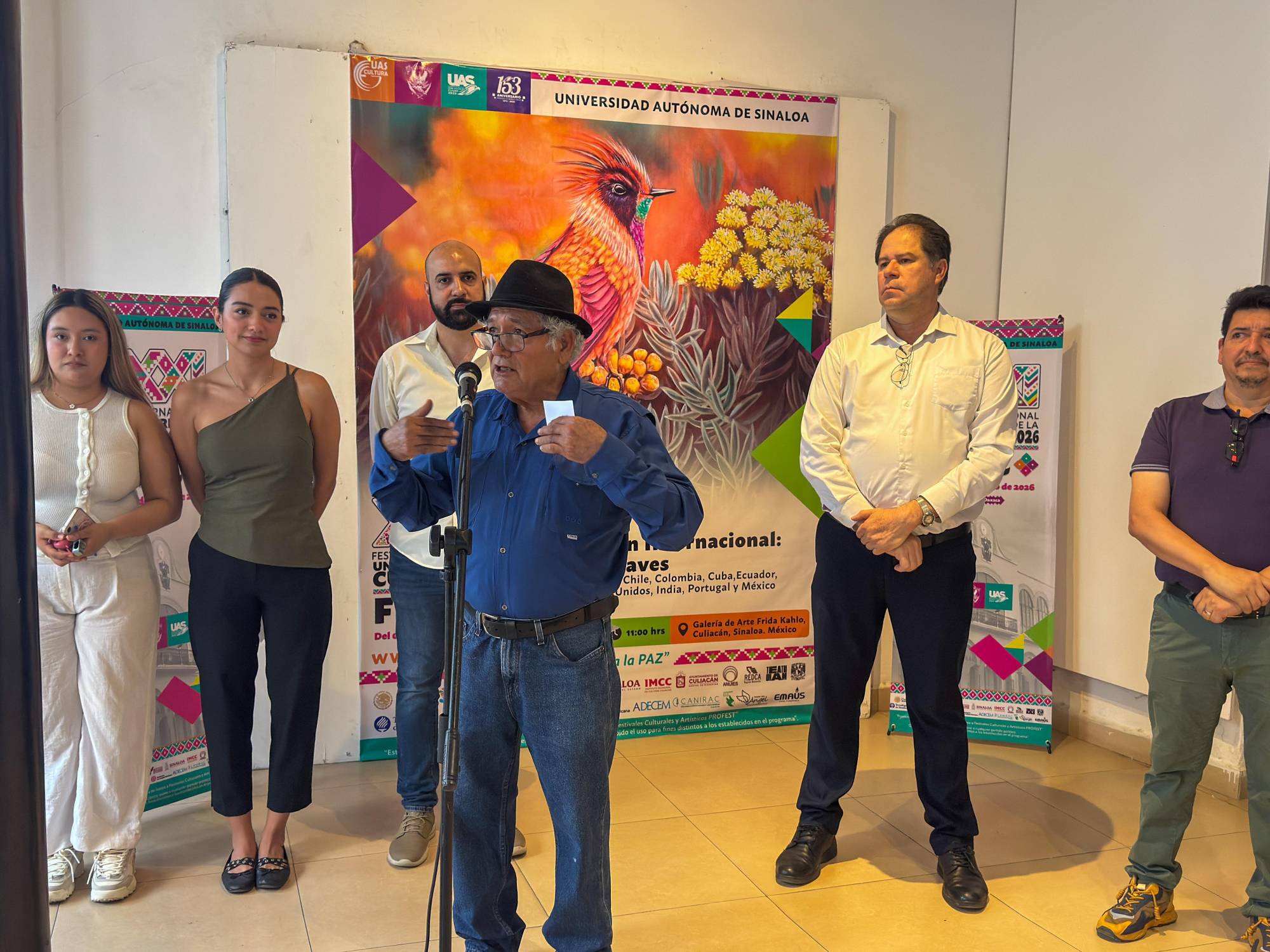 $!El coordinador de Artes Visuales, Jorge Luis Hurtado Reyes felicitó a los artistas por participar en este proyecto.