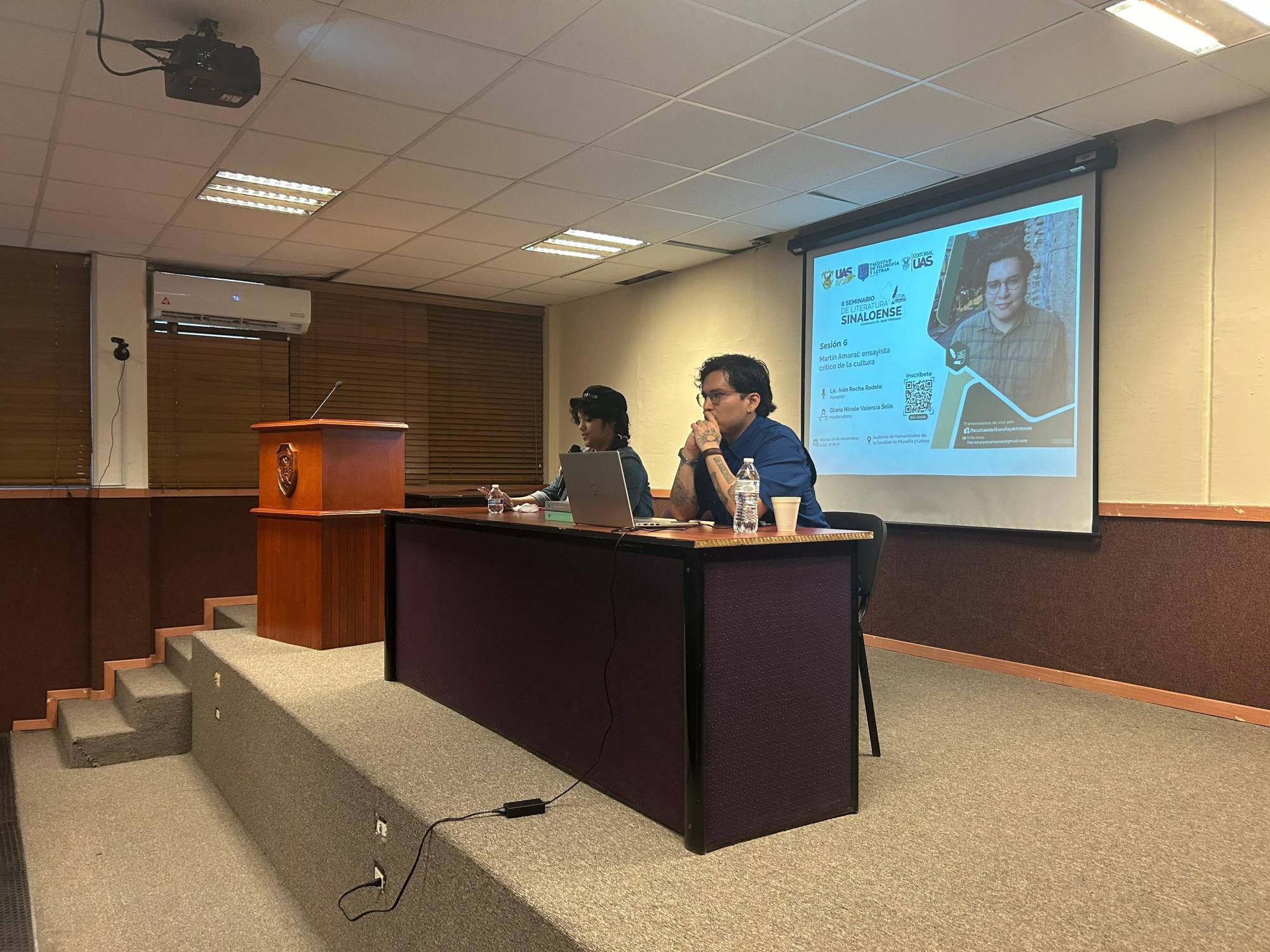 $!La charla se llevó a cabo en el auditorio de Humanidades de la Facultad de Filosofía y Letras de la UAS.