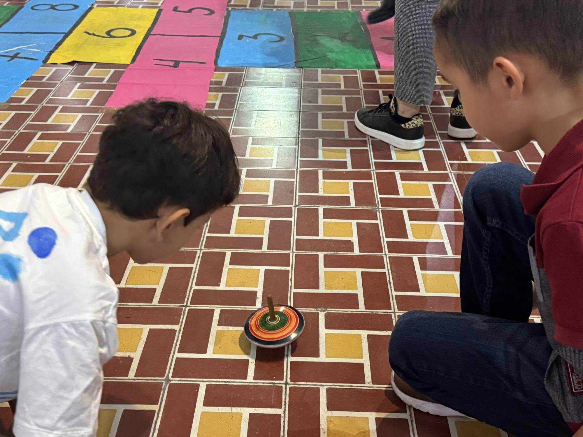 $!Los artistas recrearon con juegos lo que plasmaron en sus trabajos.