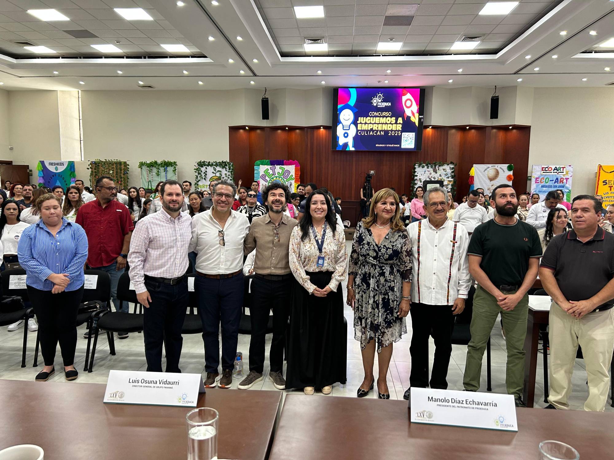 $!El jurado calificador estuvo integrado por distintas personalidades.