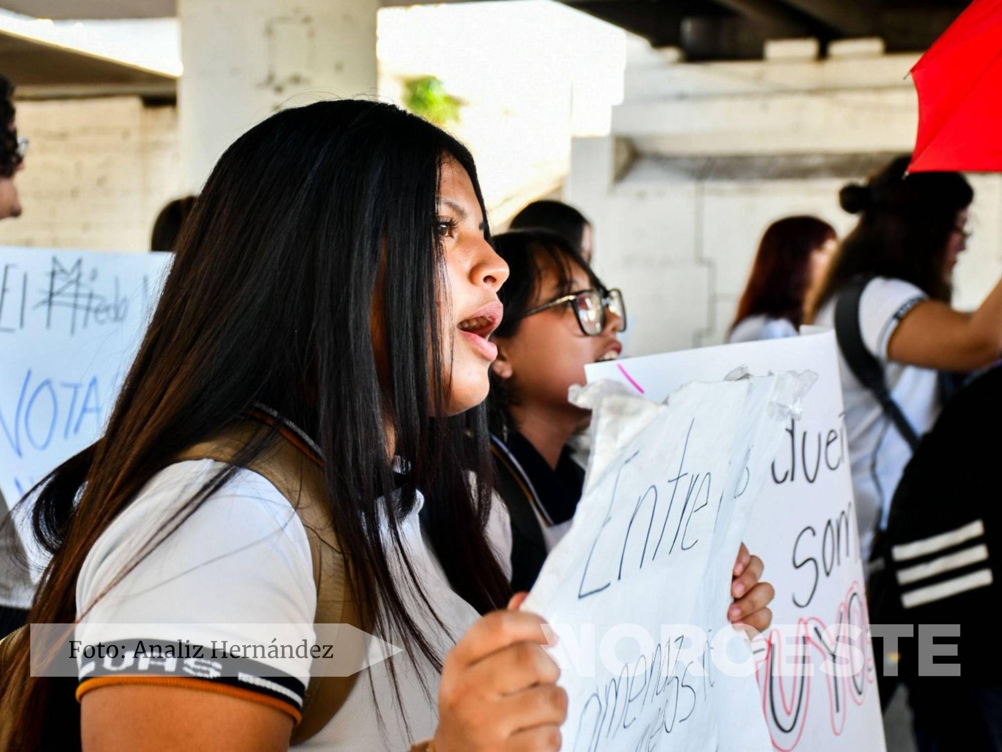 $!#Galería | Estudiantes de la UAS en Culiacán llevan protesta al Congreso de Sinaloa