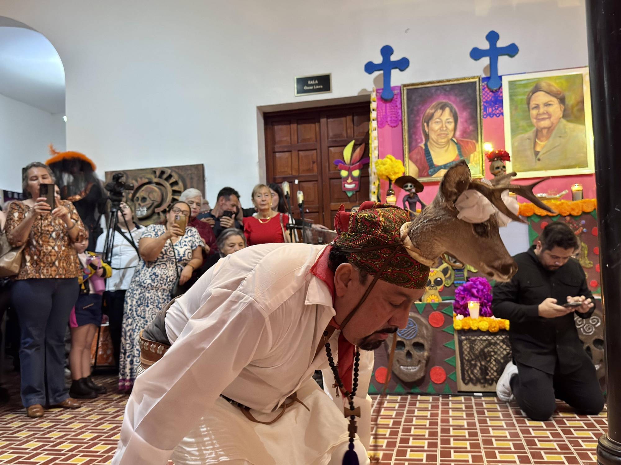 $!En plena actuación, el Responso Mayo de Velación.