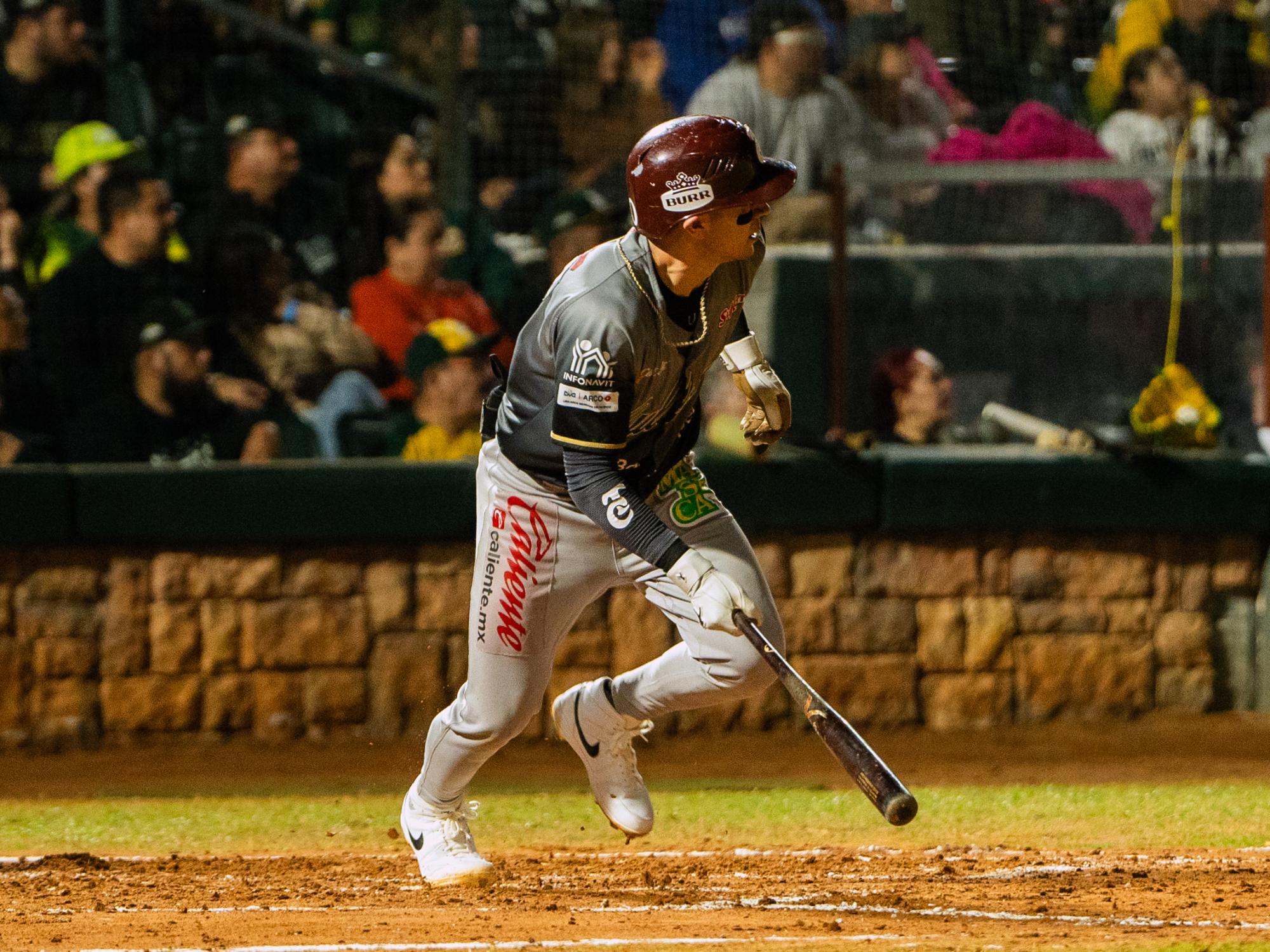 $!La ofensiva de Tomateros de Culiacán luce sobre Cañeros de Los Mochis