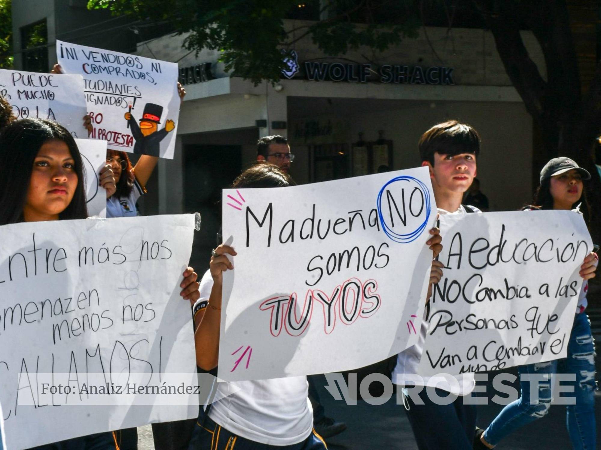 $!#Galería | Estudiantes de la UAS en Culiacán llevan protesta al Congreso de Sinaloa