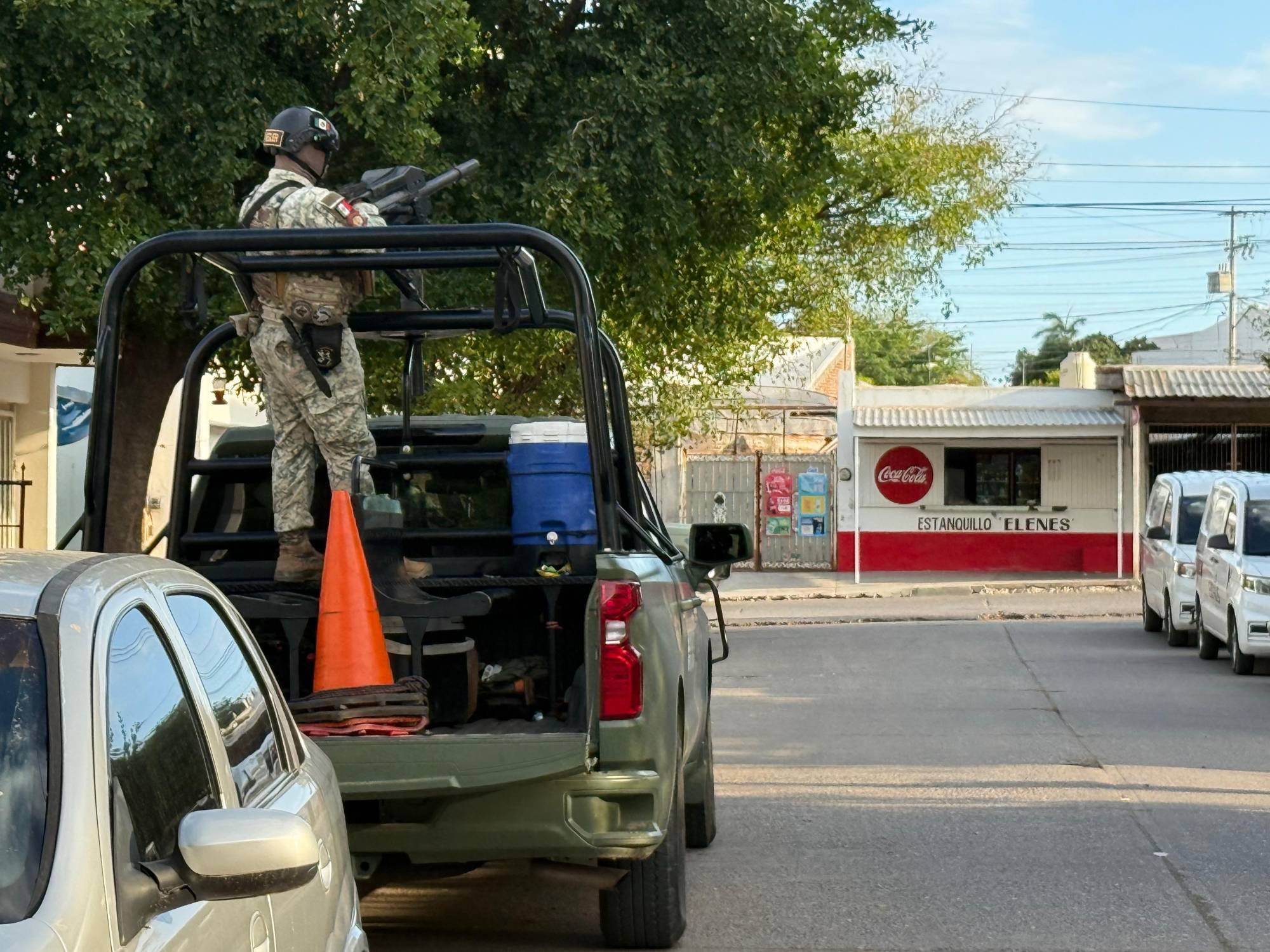 $!Mujer resulta herida de bala en un domicilio de la Genaro Estrada, en Culiacán; la transportan a un hospital
