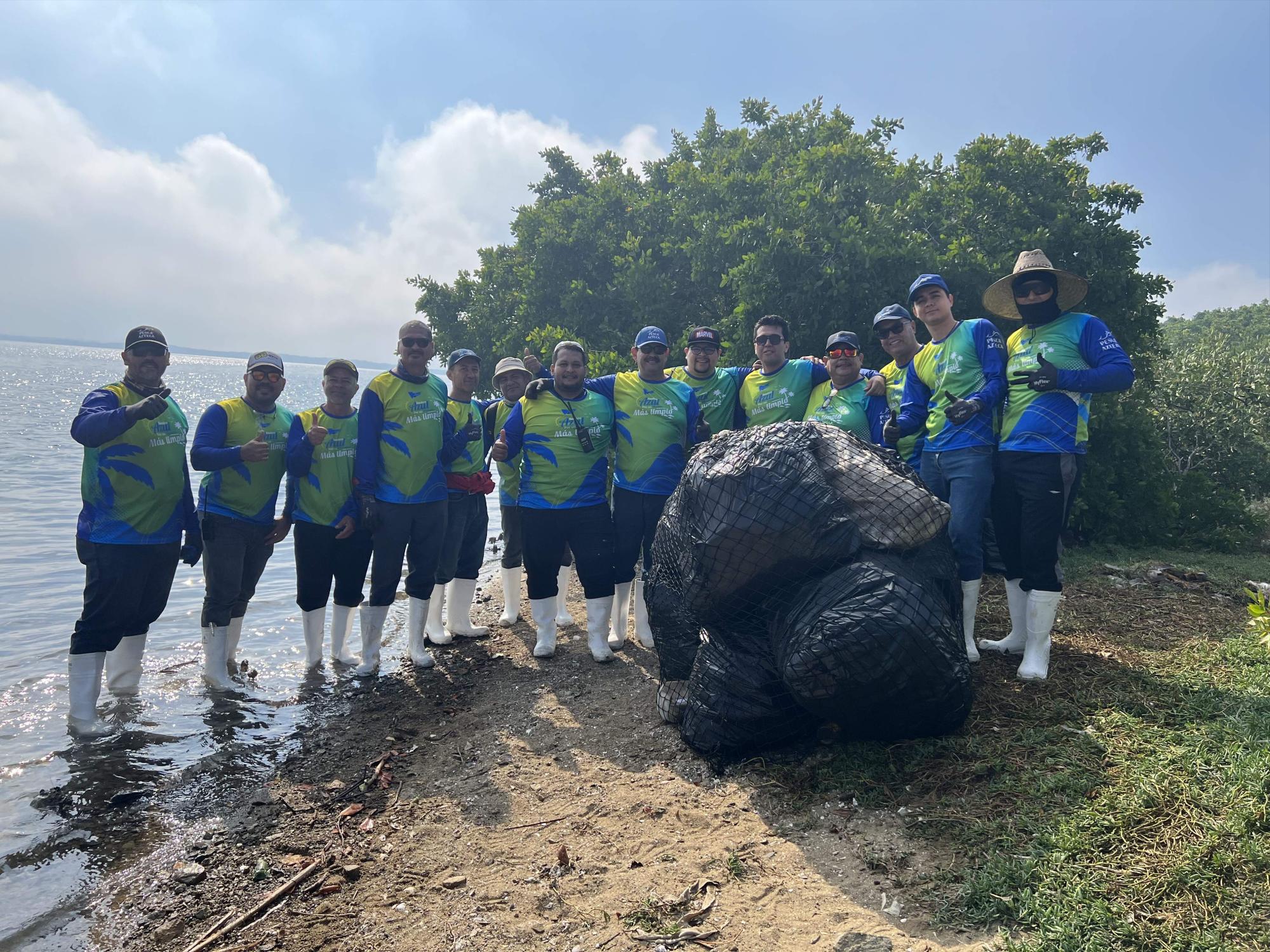 $!Limpia Pesca Azteca la ‘lsla Basura’; recolecta 835 kilos de desechos