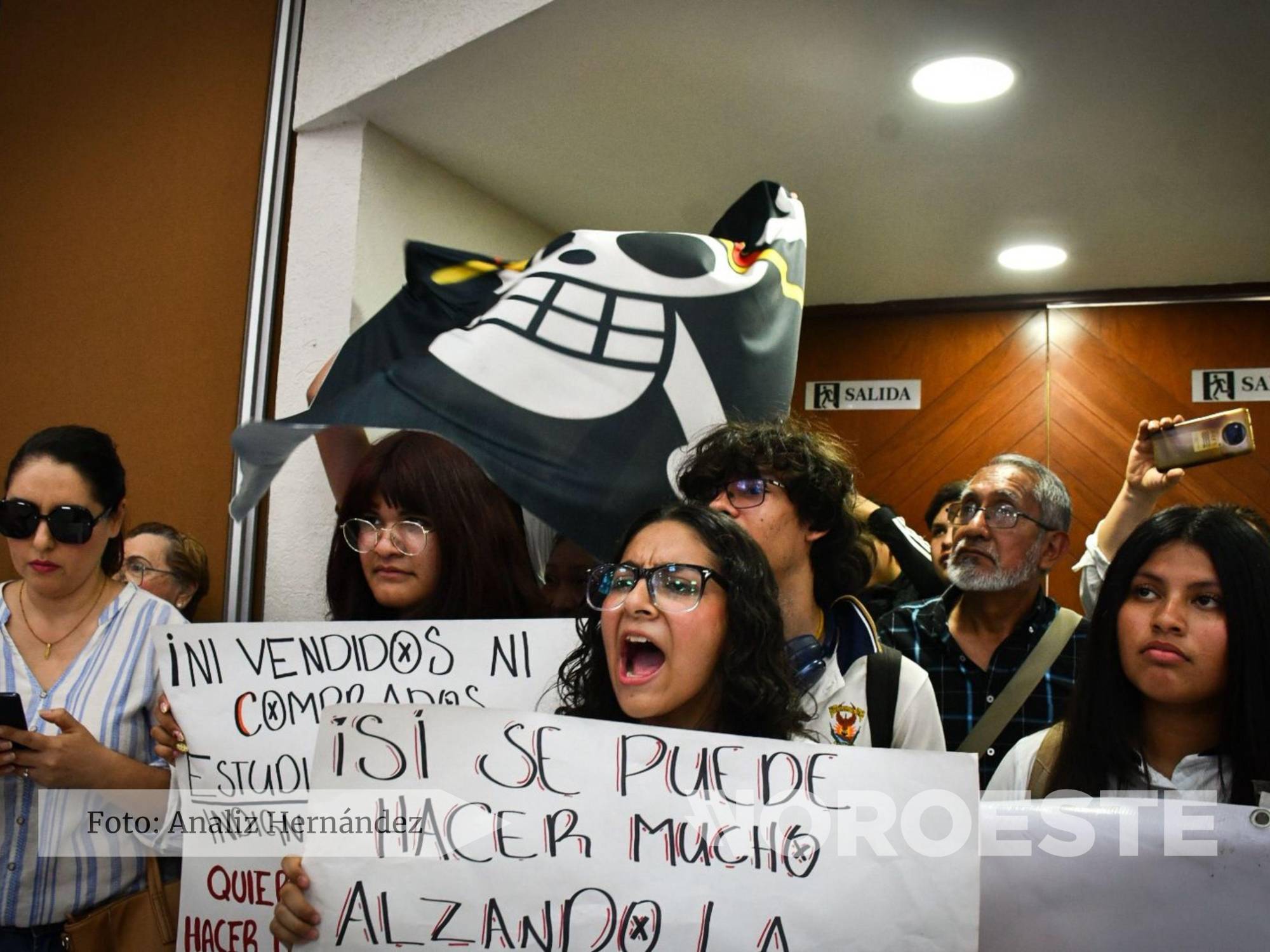 $!#Galería | Estudiantes de la UAS en Culiacán llevan protesta al Congreso de Sinaloa