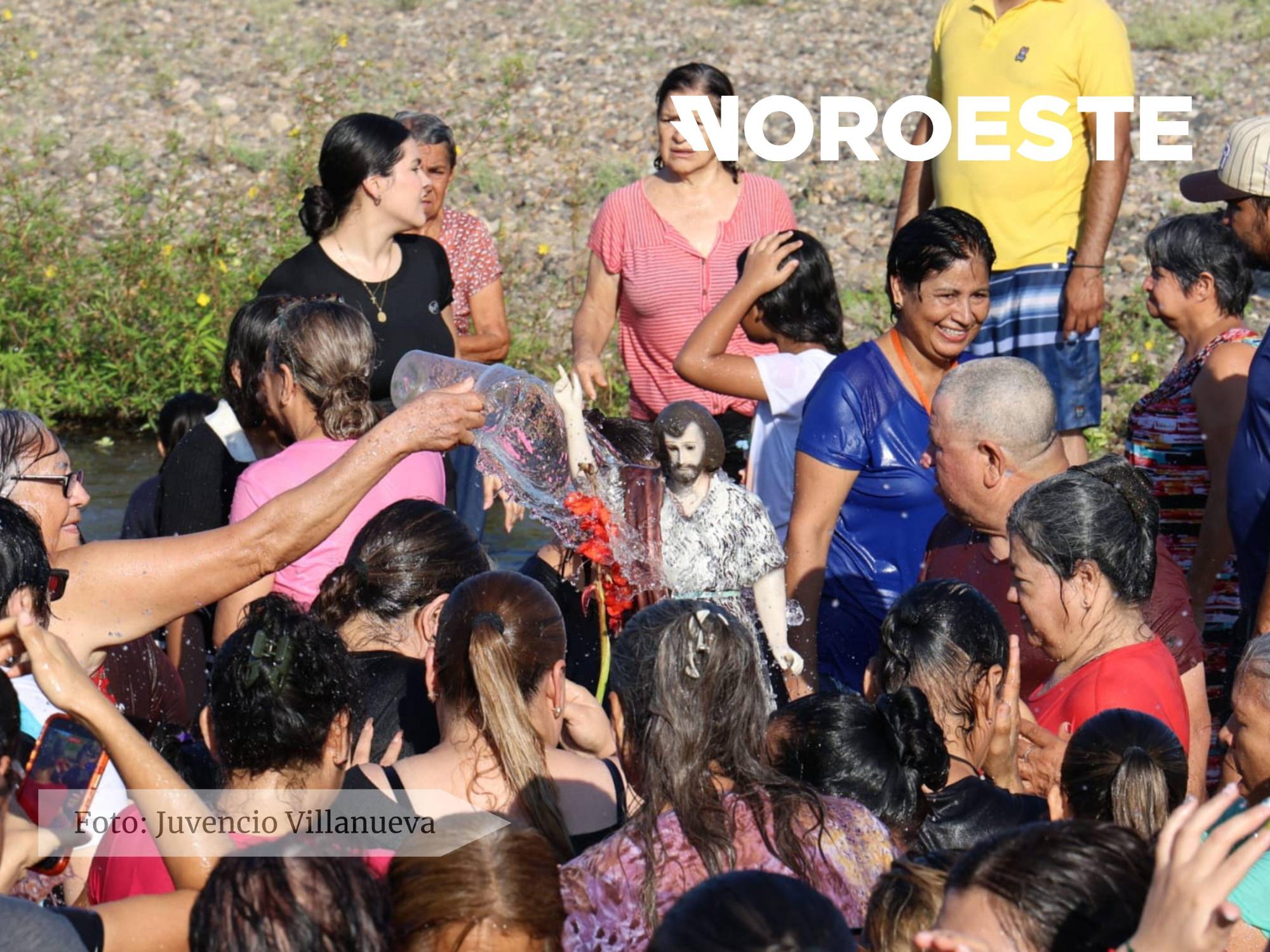$!Honran devotos de Villa Unión a San Juan Bautista con tradicional peregrinación y baño en el río Presidio