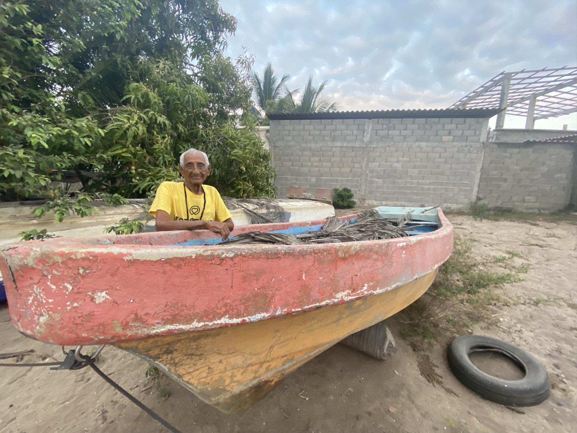 $!Valente Diego Jacinto, el lanchero más longevo de Barra de Coyuca, quien recuerda a las víctimas de los vuelos de la muerte.