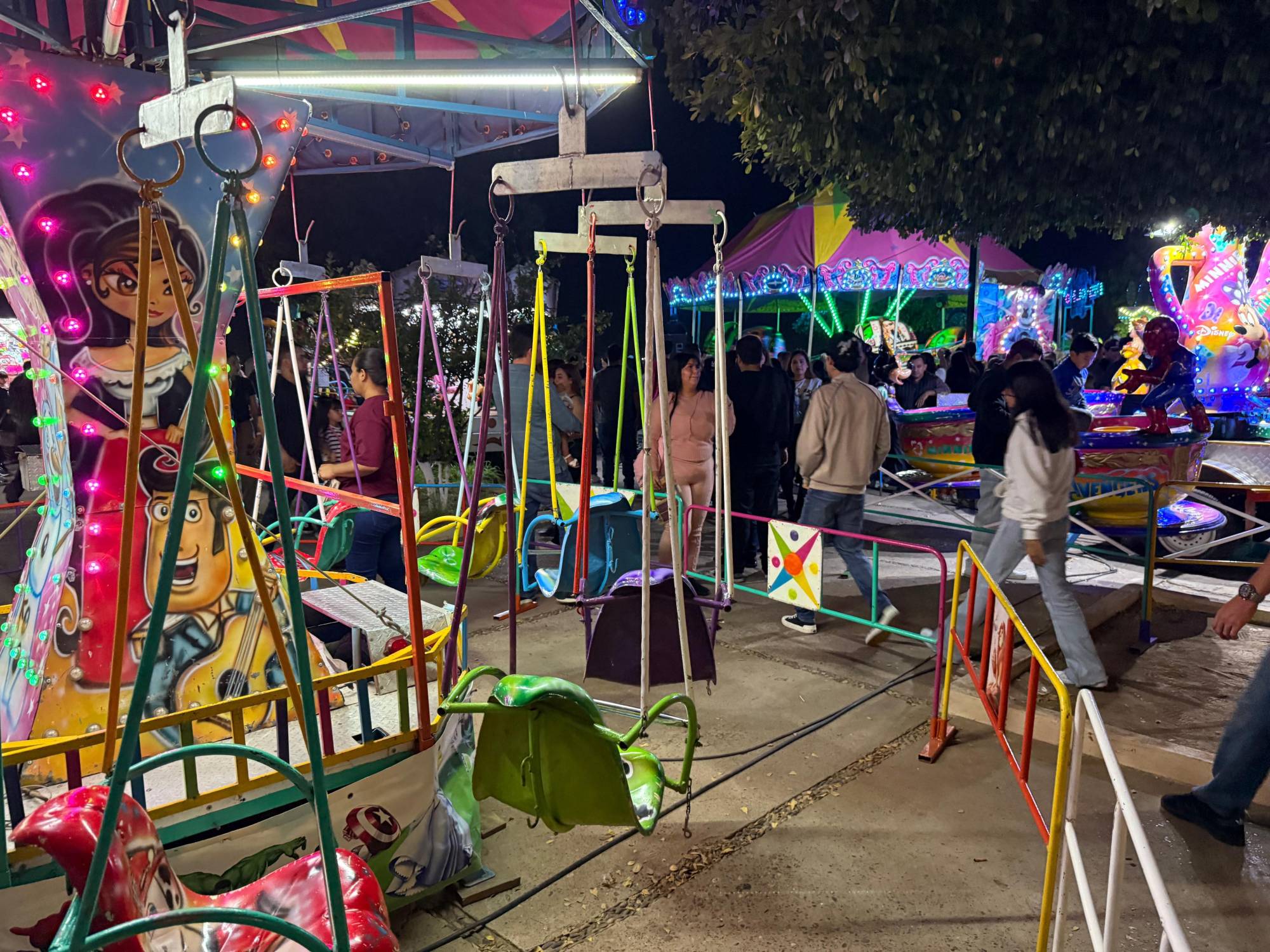 $!Cientos de peregrinos celebran a la Virgen de Guadalupe en La Lomita de Culiacán