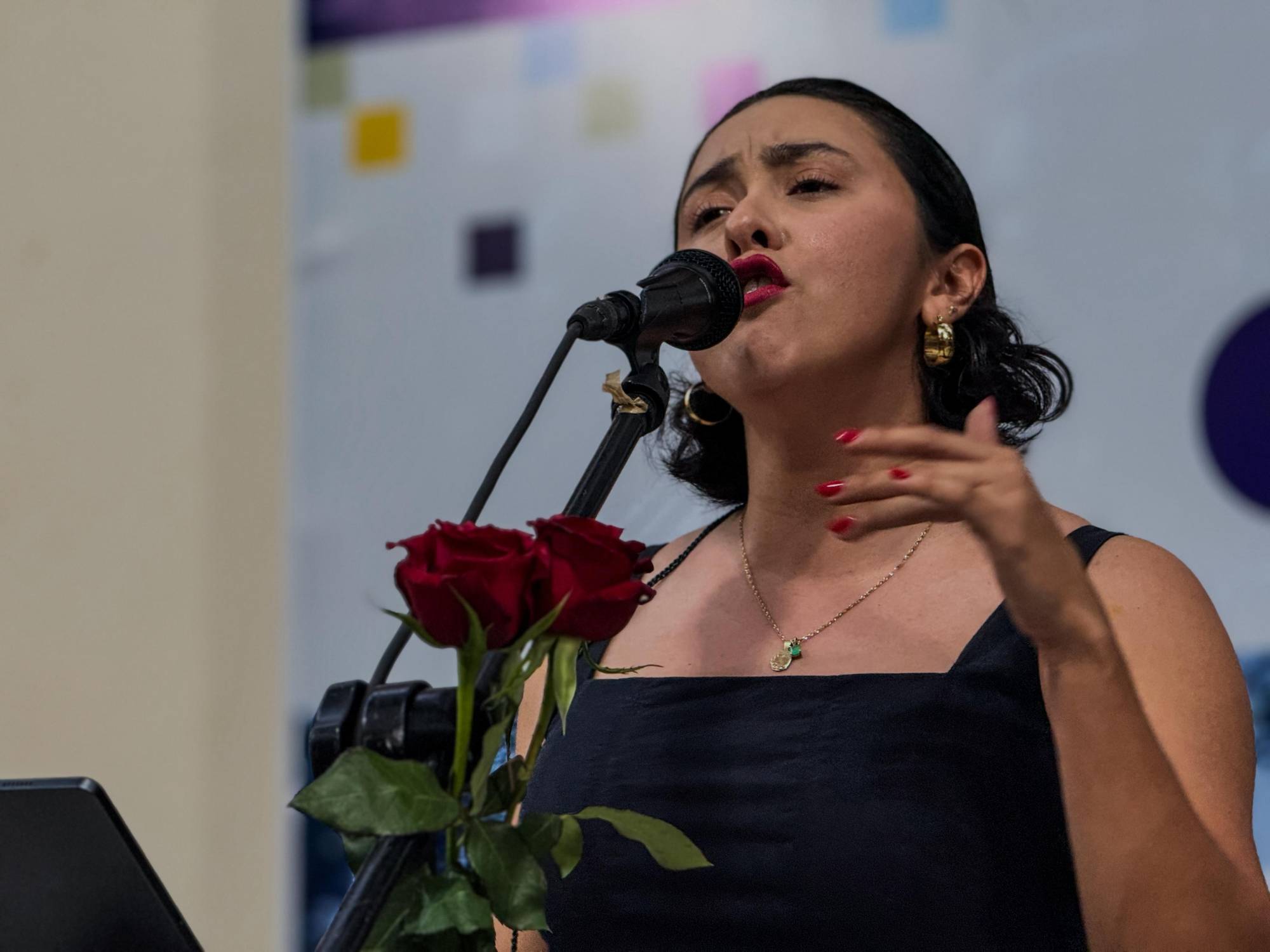 $!Esly Jiménez hace un tributo a Mon Laferte.