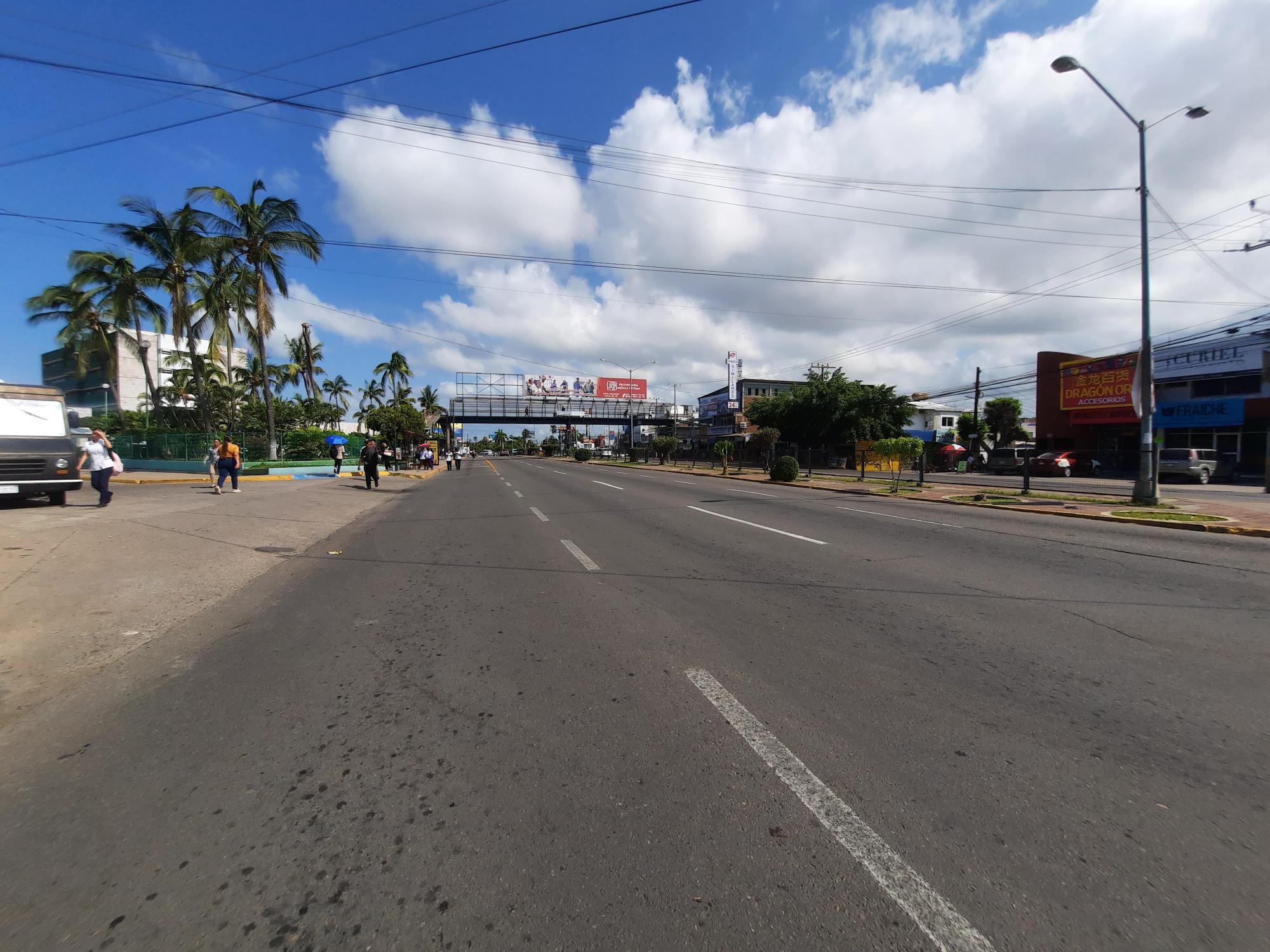 $!Protesta de la UAS en Mazatlán genera caos vial en la Ejército Mexicano