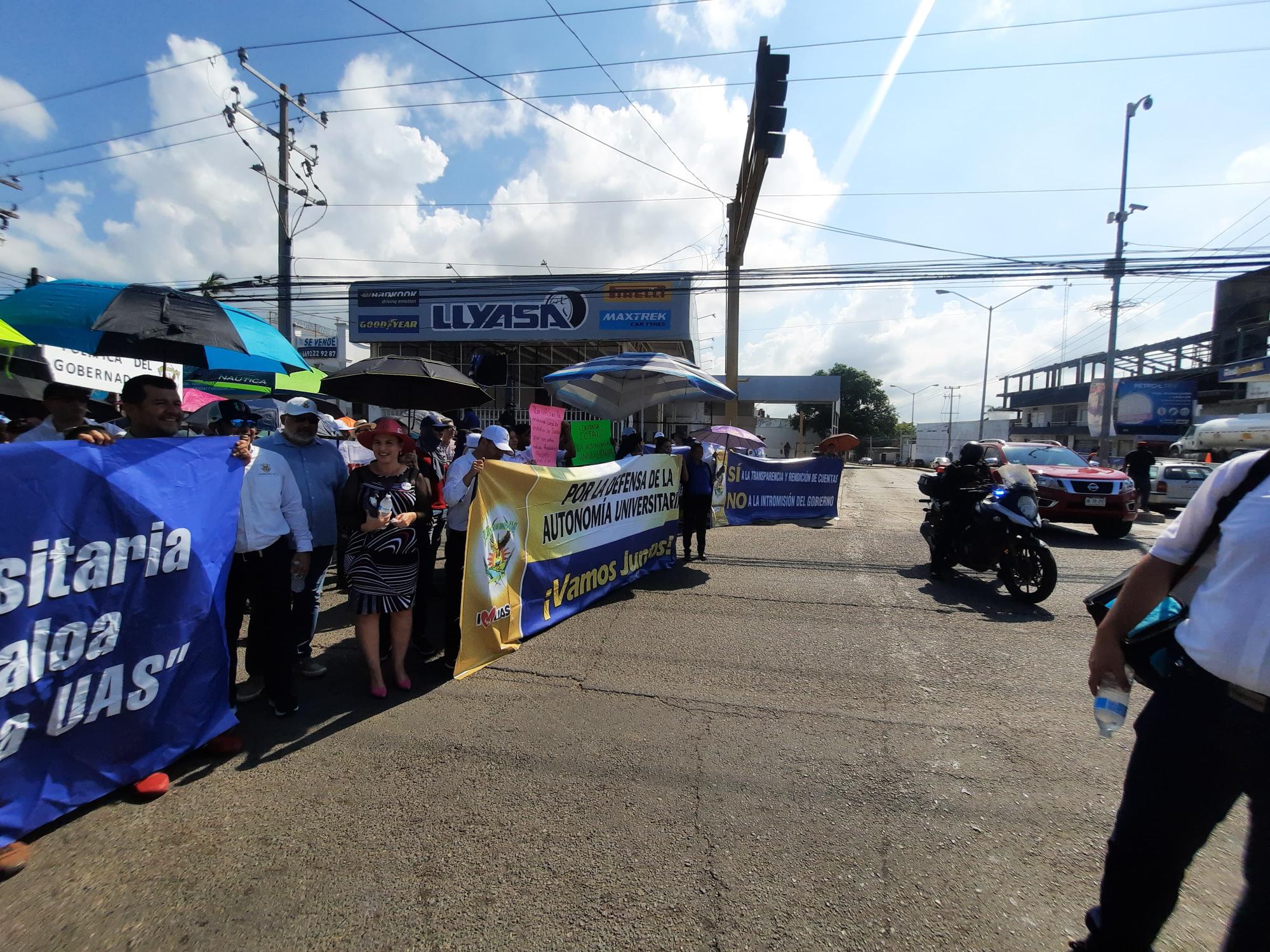 $!Trabajadores de la UAS se manifiestan en Culiacán, Los Mochis y Mazatlán en apoyo al Rector