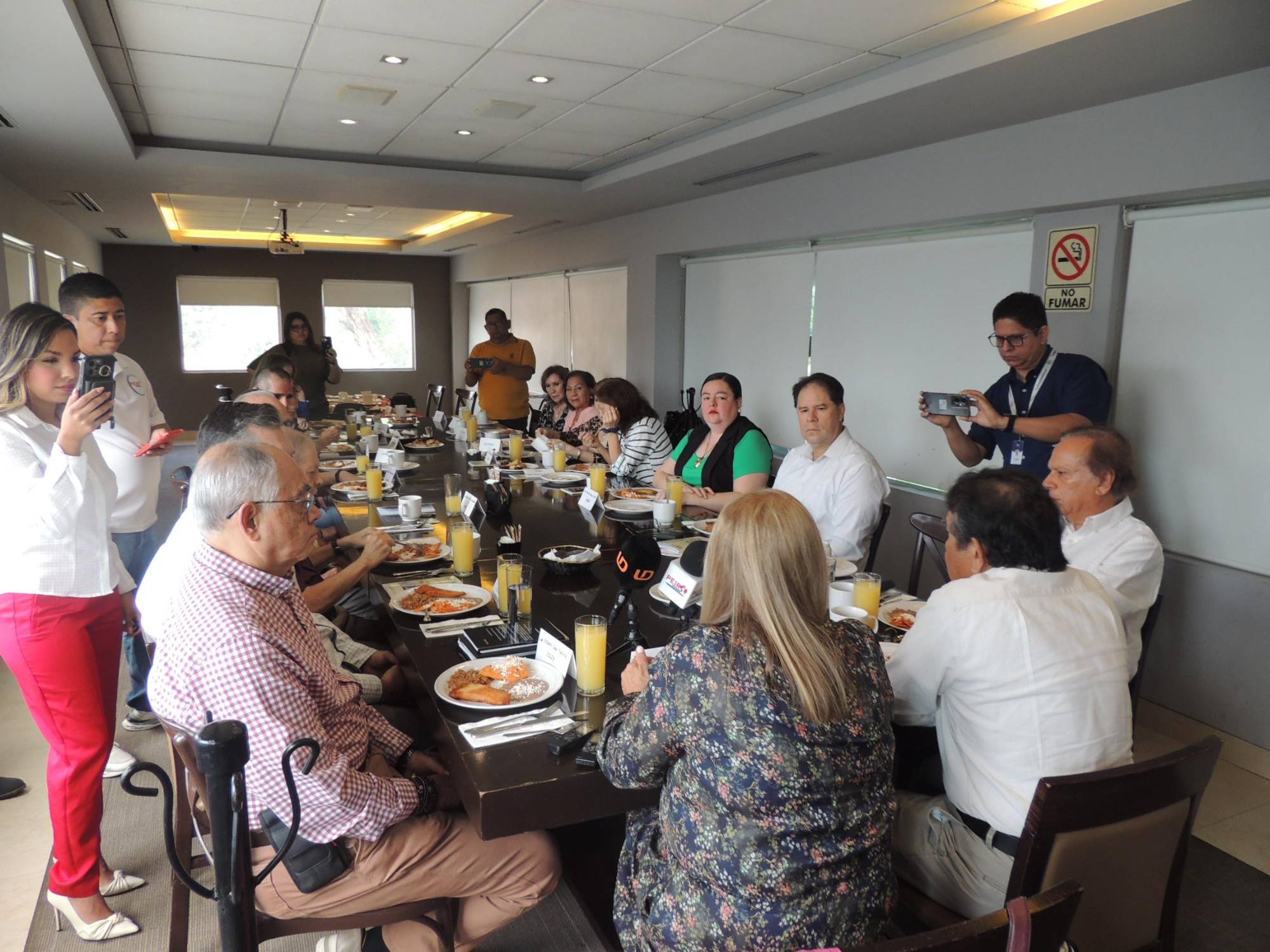 $!Al evento se dieron cita integrantes de la fundación.