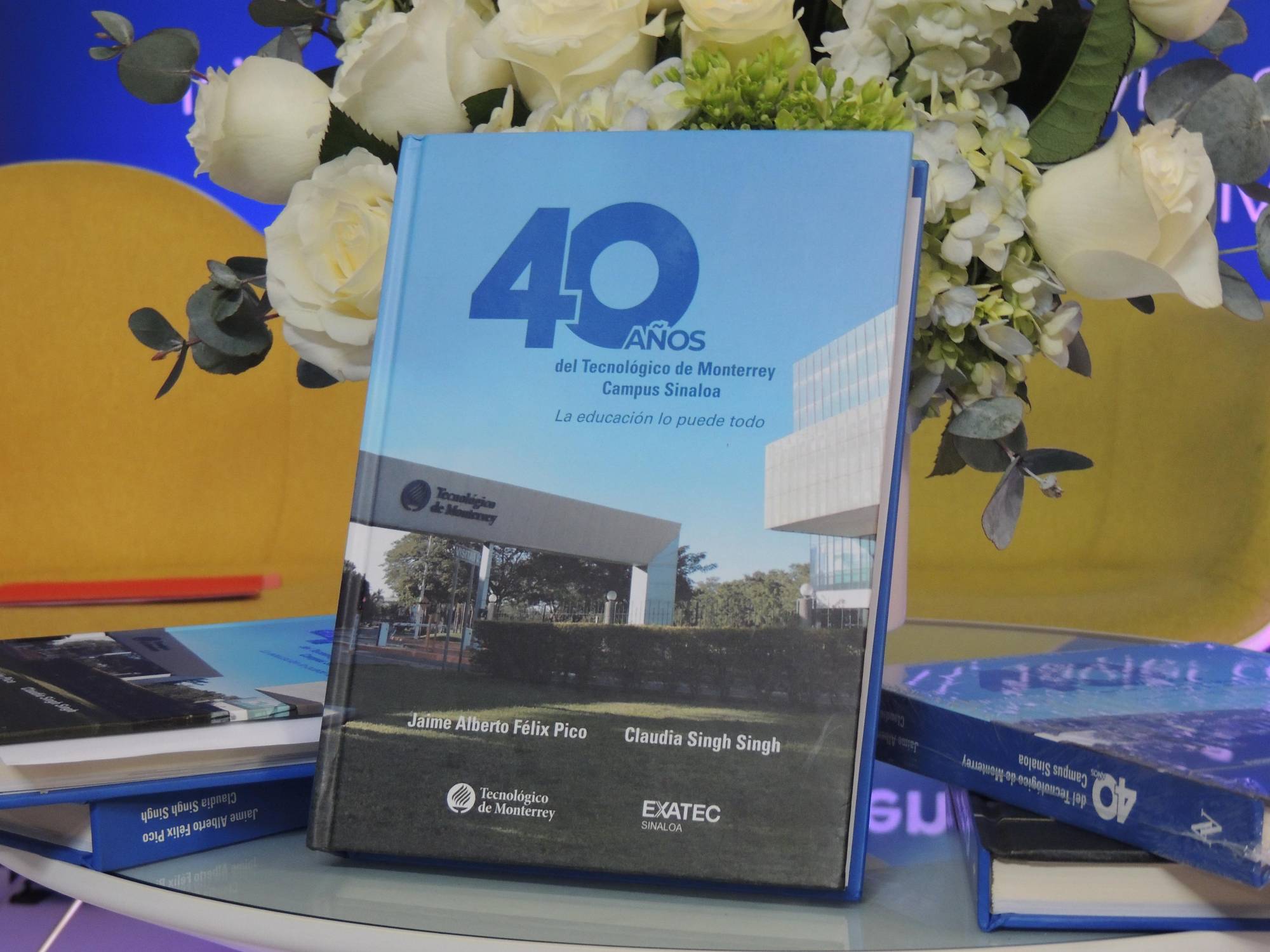 $!El libro reúne más de 80 entrevistas a personajes importantes que participaron en la fundación de este recinto educativo.