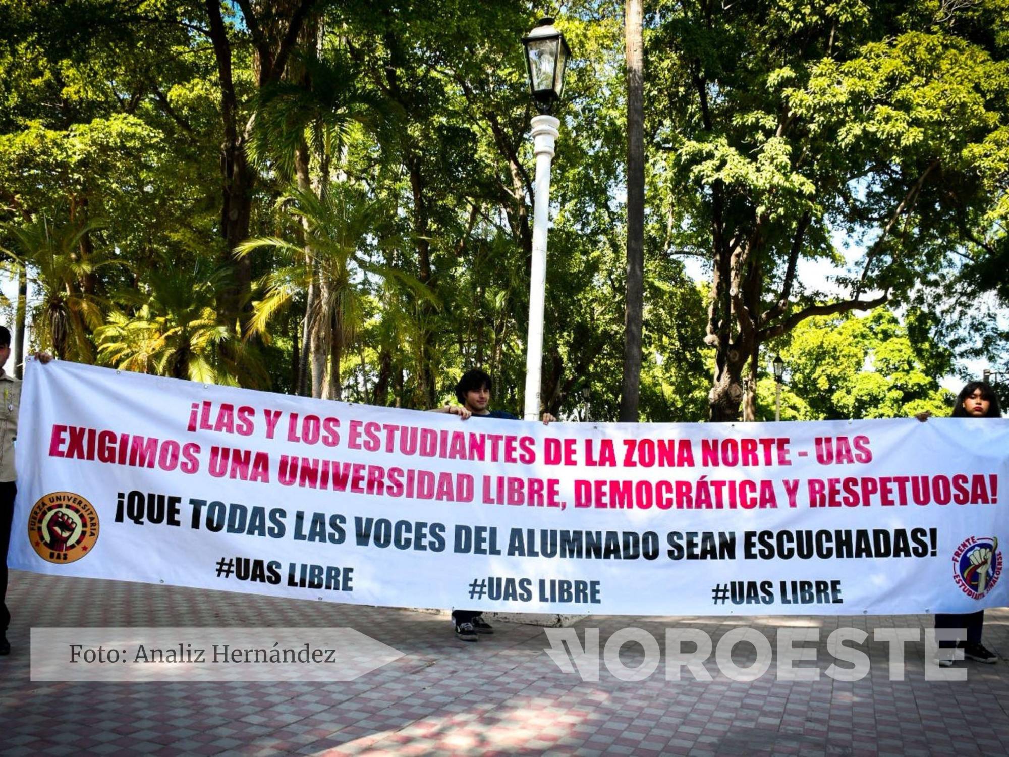 $!#Galería | Estudiantes de la UAS en Culiacán llevan protesta al Congreso de Sinaloa