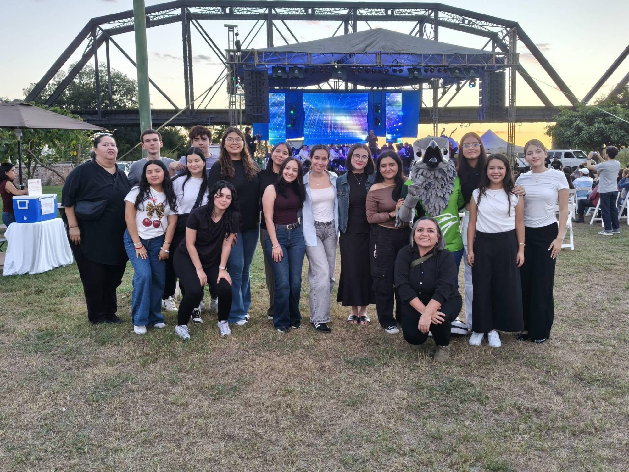 $!Jóvenes se suman en el encuentro por la paz.