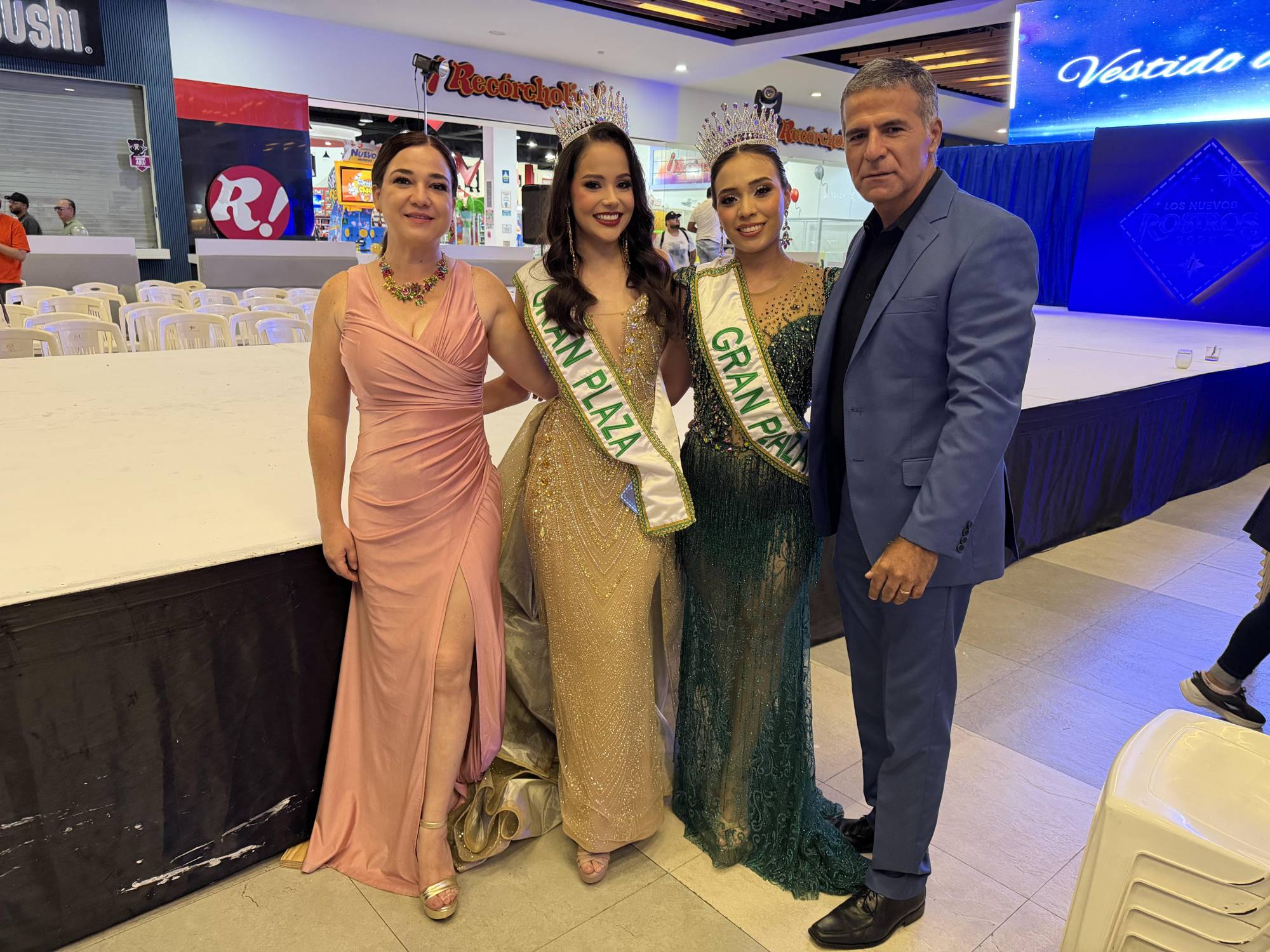 $!Adriana Osuna, Alondra Aquino, América Jiménez e Israel Sandoval.