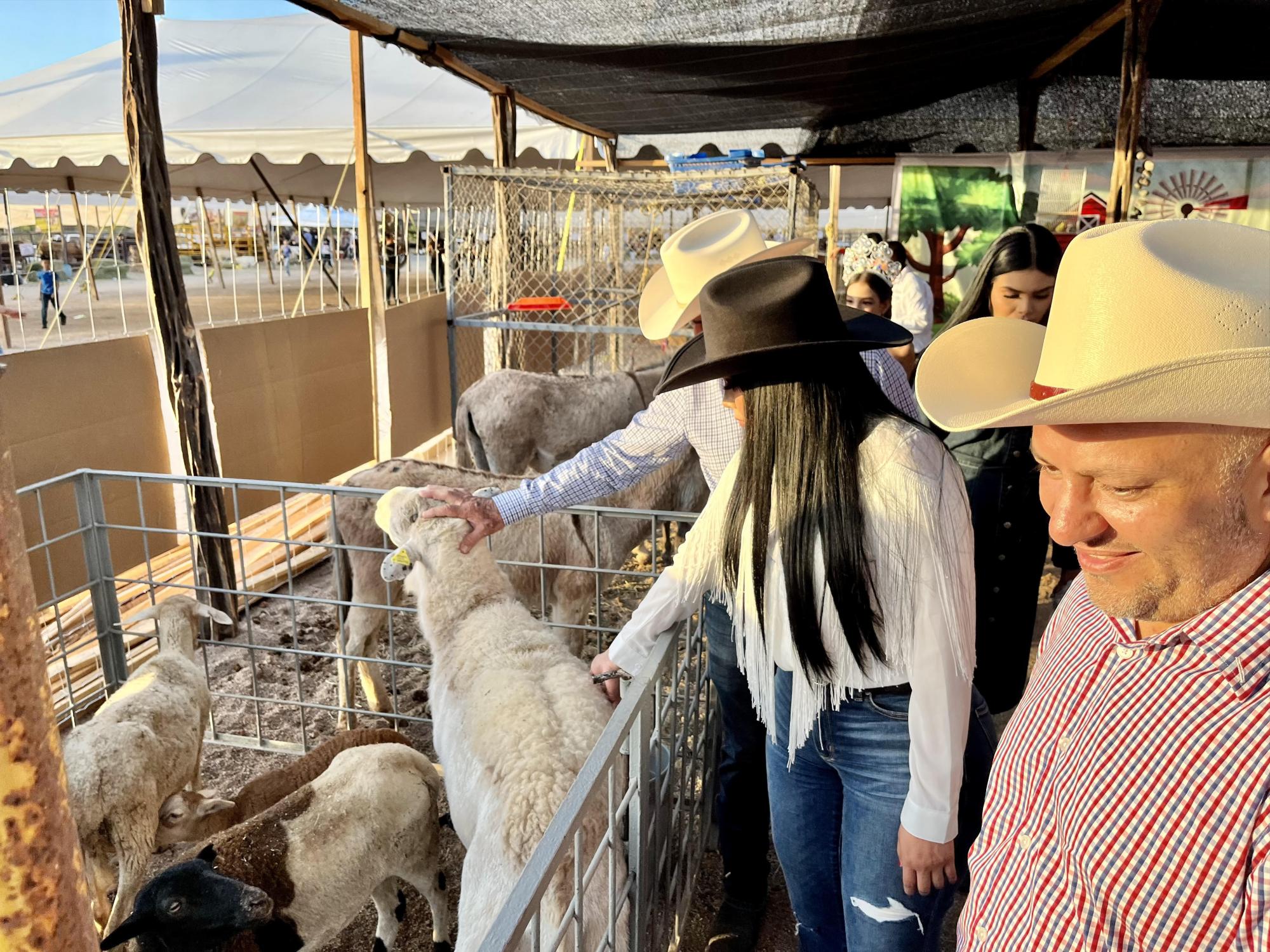 $!Ana Karen Val inaugura la Feria Regional Ganadera Elota 2023