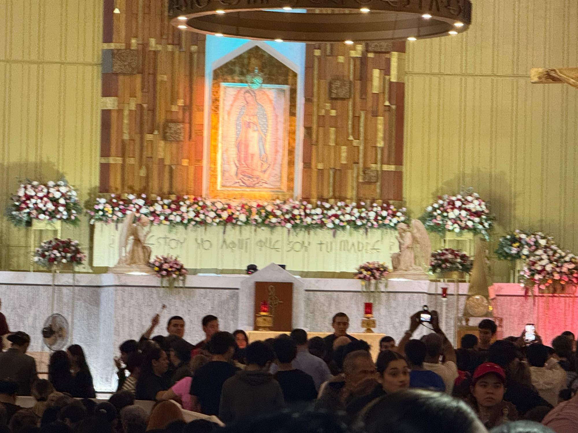 $!Cientos de peregrinos celebran a la Virgen de Guadalupe en La Lomita de Culiacán
