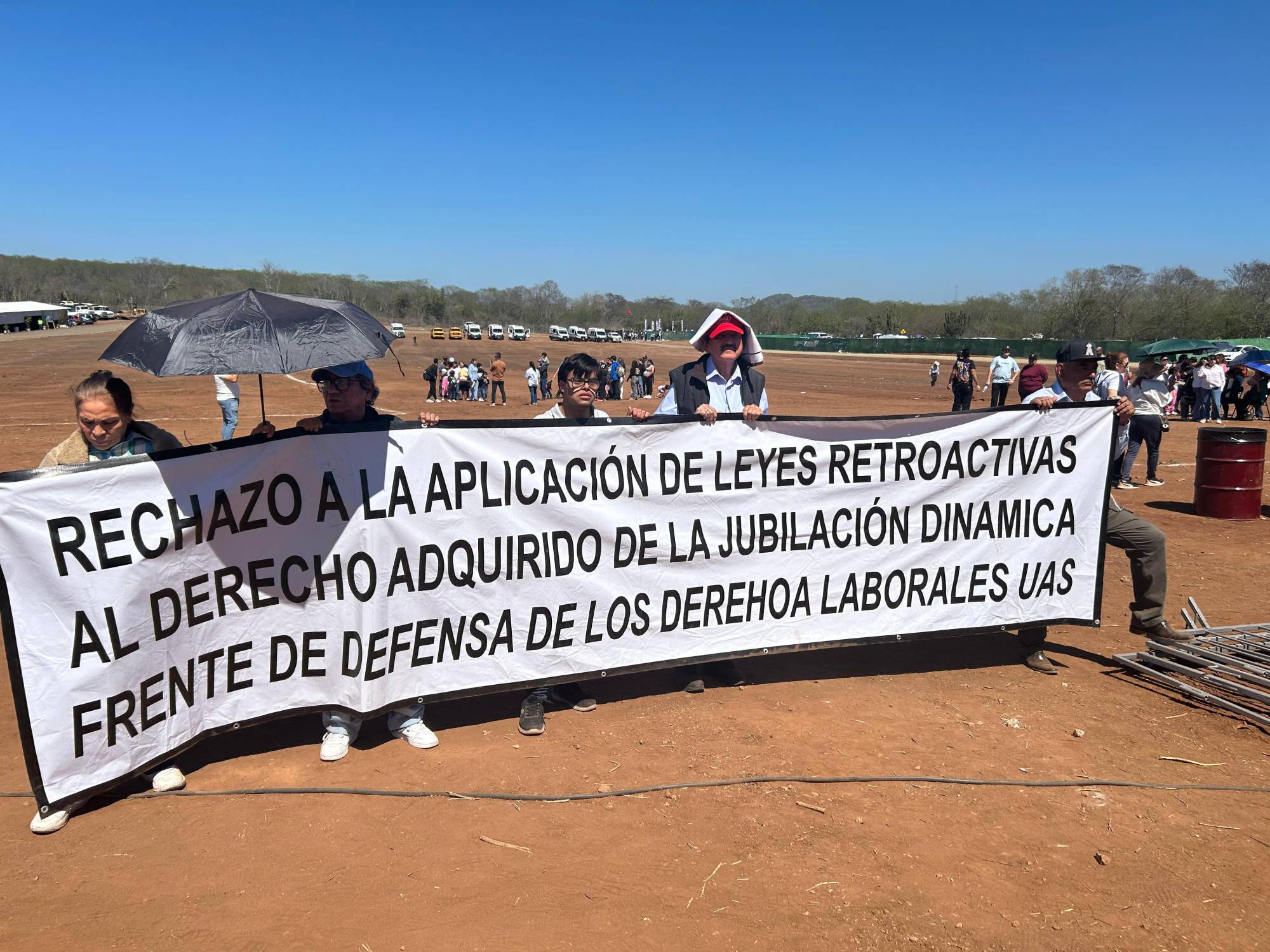 $!Exigen jubilados de la UAS transparencia y fin a un manejo opaco de los recursos durante visita de Sheinbaum