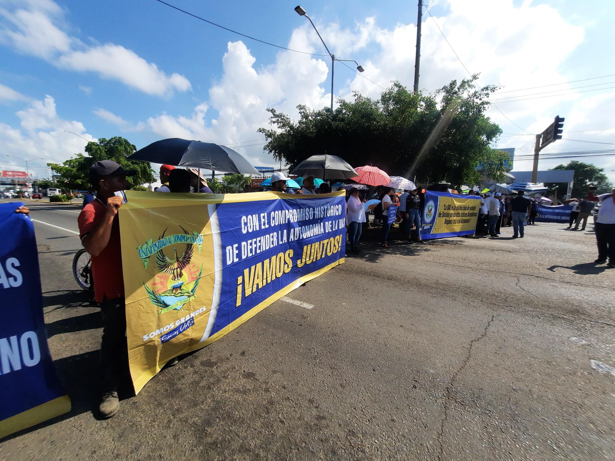 $!Trabajadores de la UAS se manifiestan en Culiacán, Los Mochis y Mazatlán en apoyo al Rector