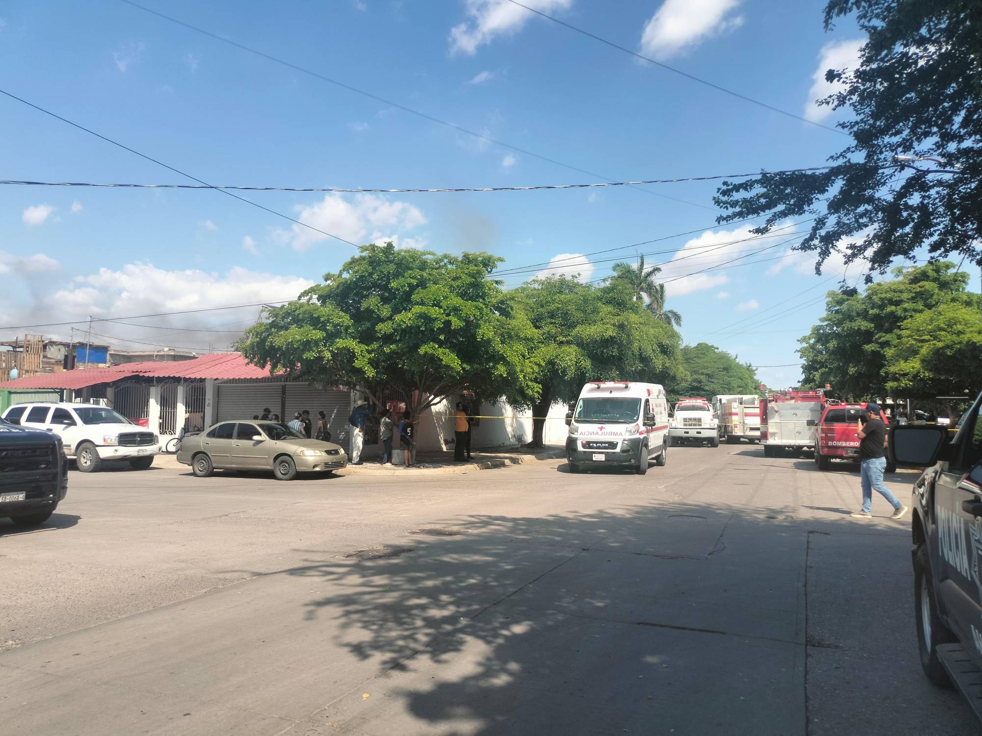 $!Incendio en anexo deja a dos personas sin vida y cinco más heridas de gravedad, en Los Mochis